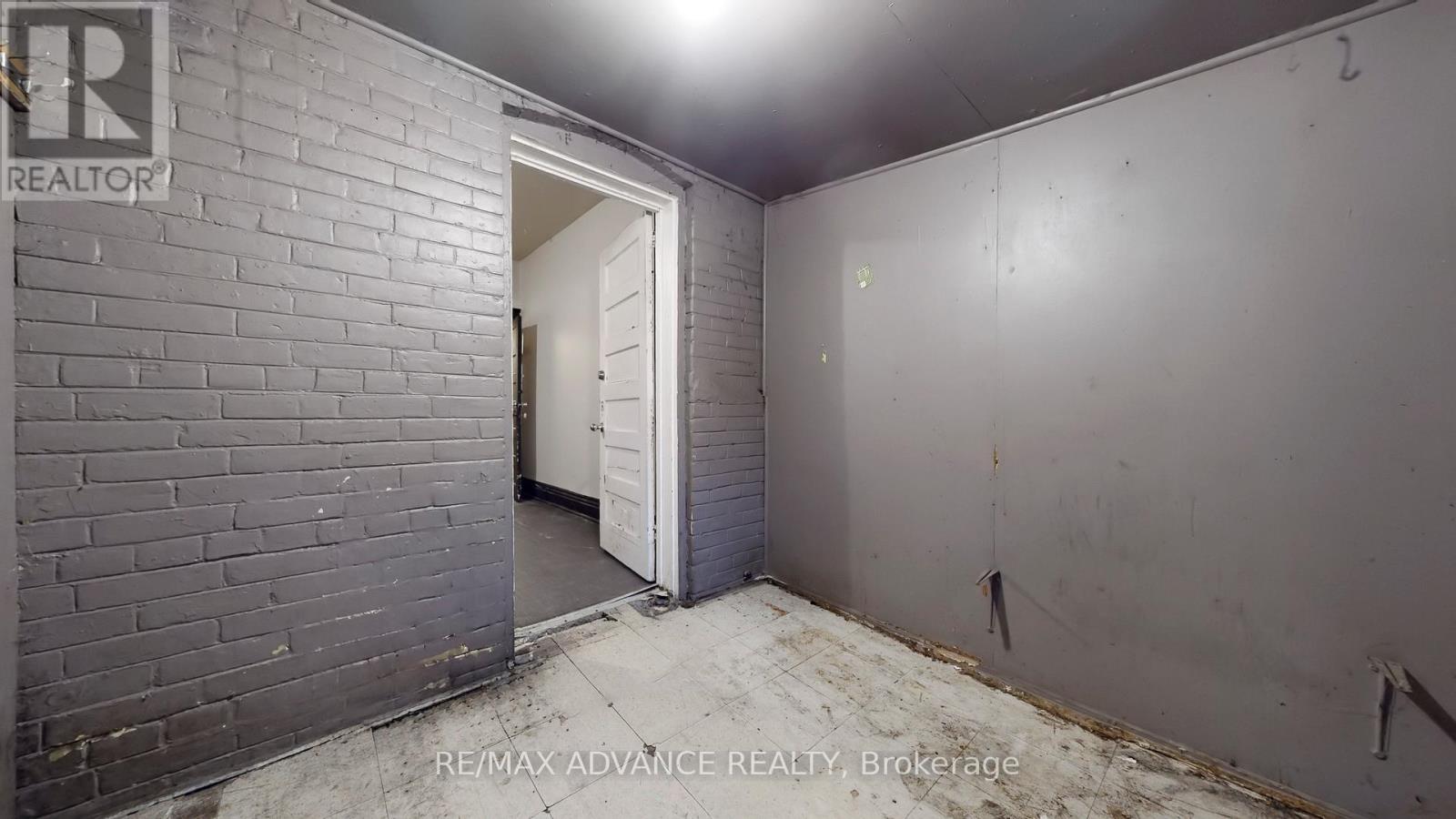 82a Augusta Avenue, Toronto (Kensington-Chinatown), Ontario  M5T 2L1 - Photo 15 - C12914116