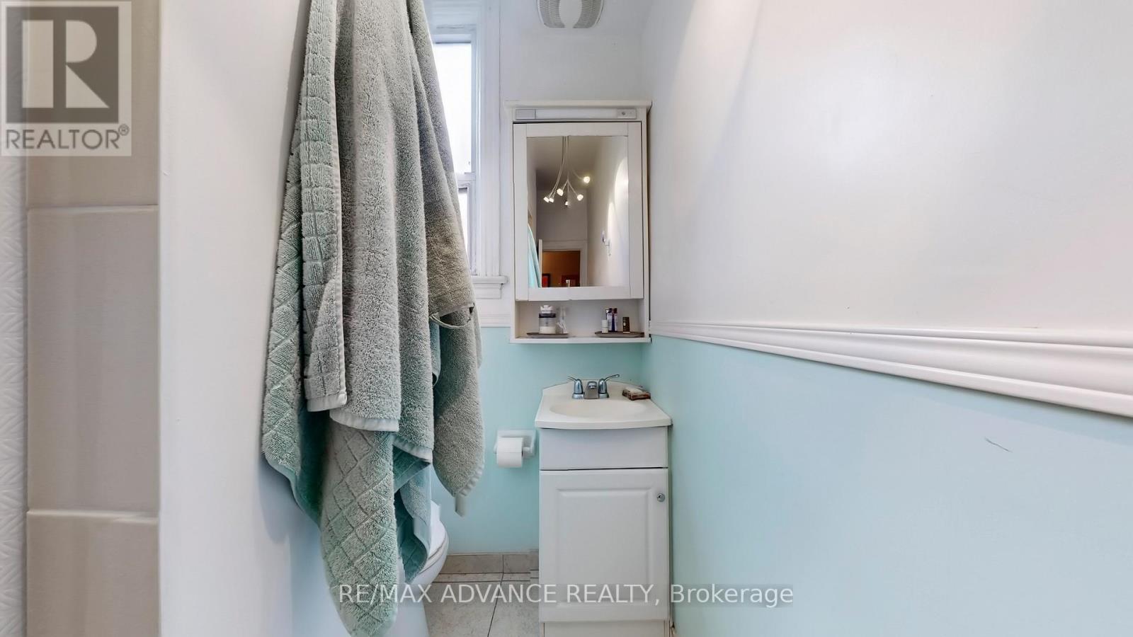 82a Augusta Avenue, Toronto (Kensington-Chinatown), Ontario  M5T 2L1 - Photo 28 - C12914116