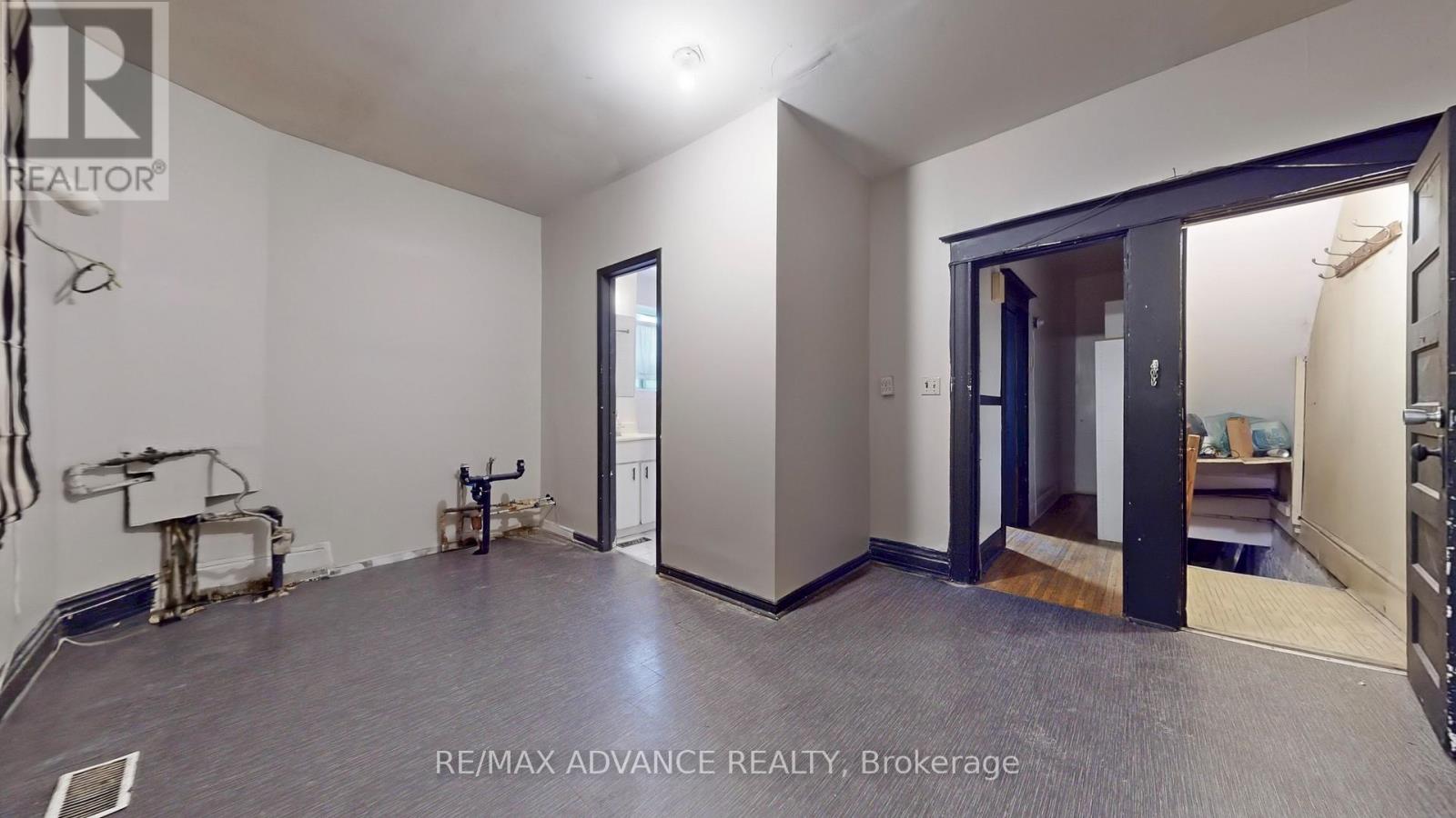 82a Augusta Avenue, Toronto (Kensington-Chinatown), Ontario  M5T 2L1 - Photo 9 - C12914116