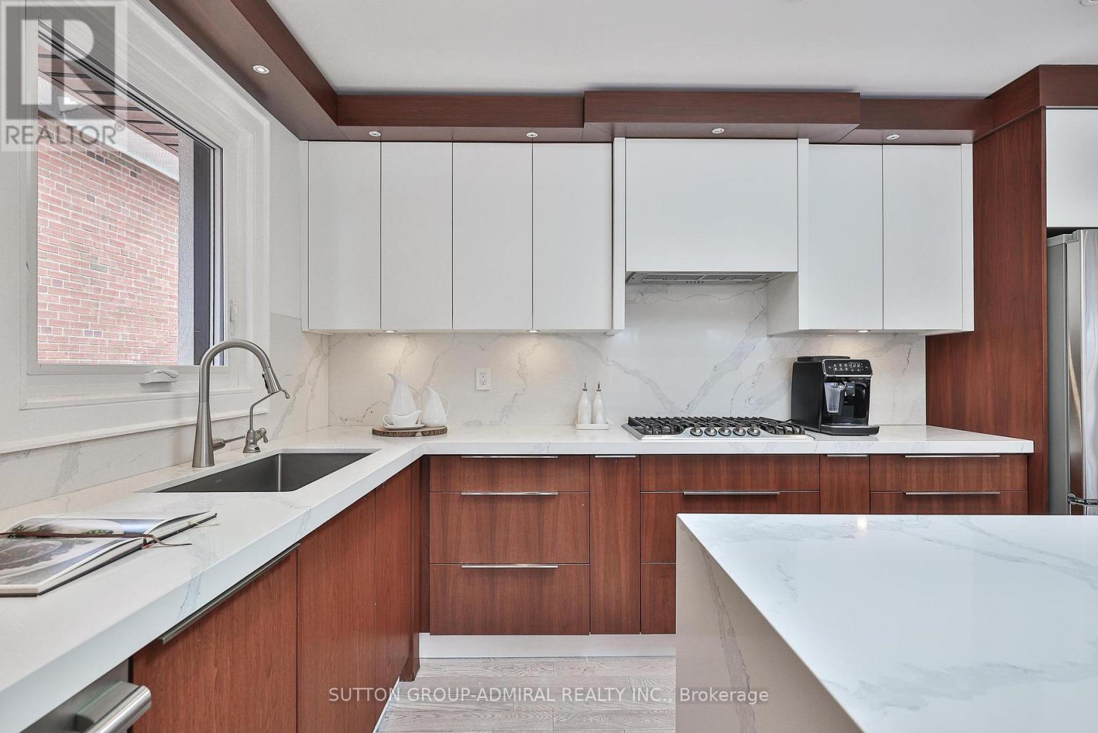 29 Acton Avenue, Toronto (Bathurst Manor), Ontario  M3H 4G6 - Photo 10 - C12914234