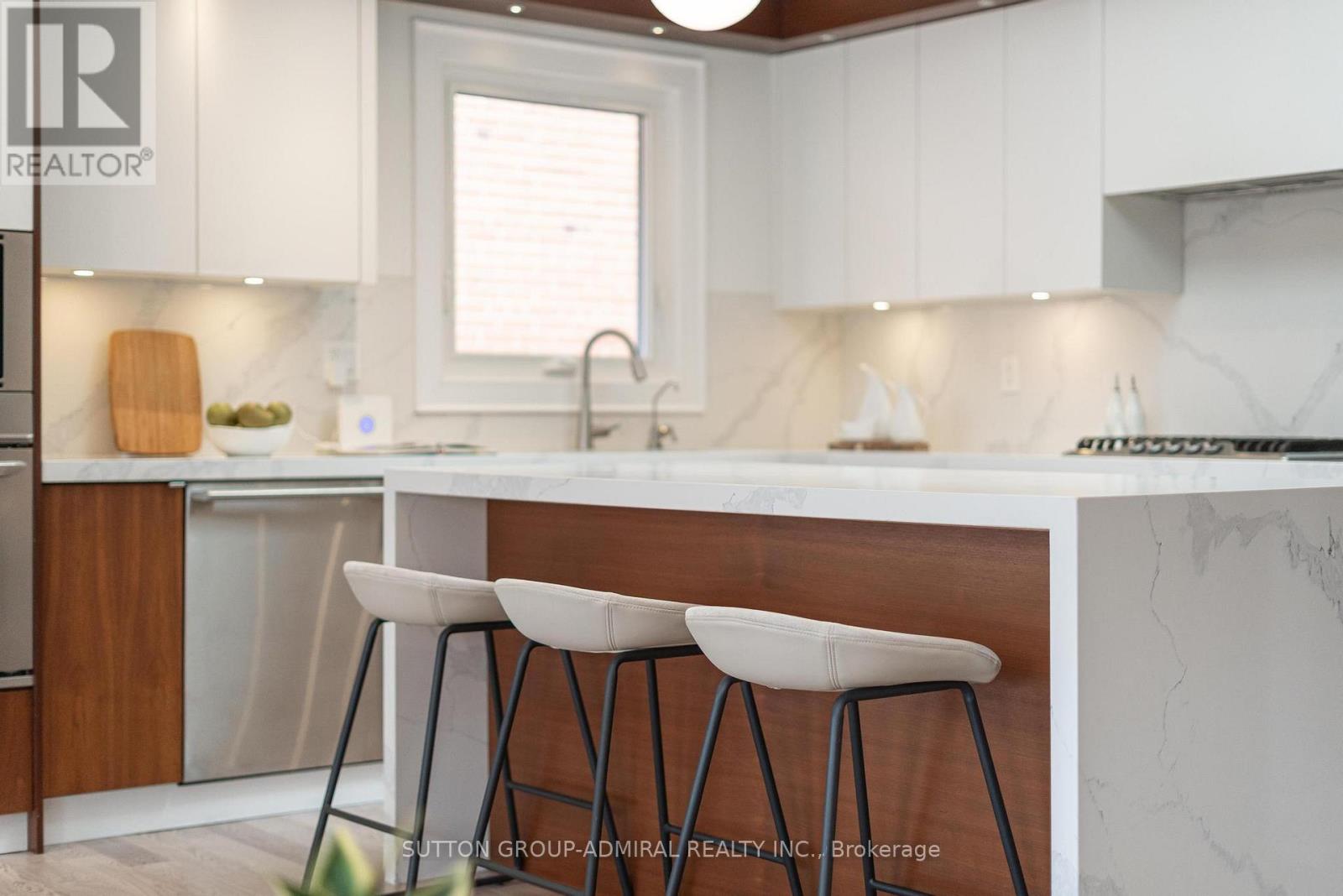 29 Acton Avenue, Toronto (Bathurst Manor), Ontario  M3H 4G6 - Photo 11 - C12914234