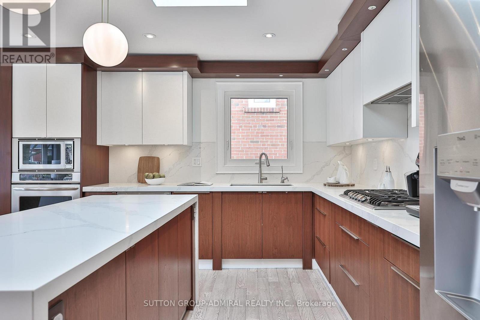 29 Acton Avenue, Toronto (Bathurst Manor), Ontario  M3H 4G6 - Photo 9 - C12914234