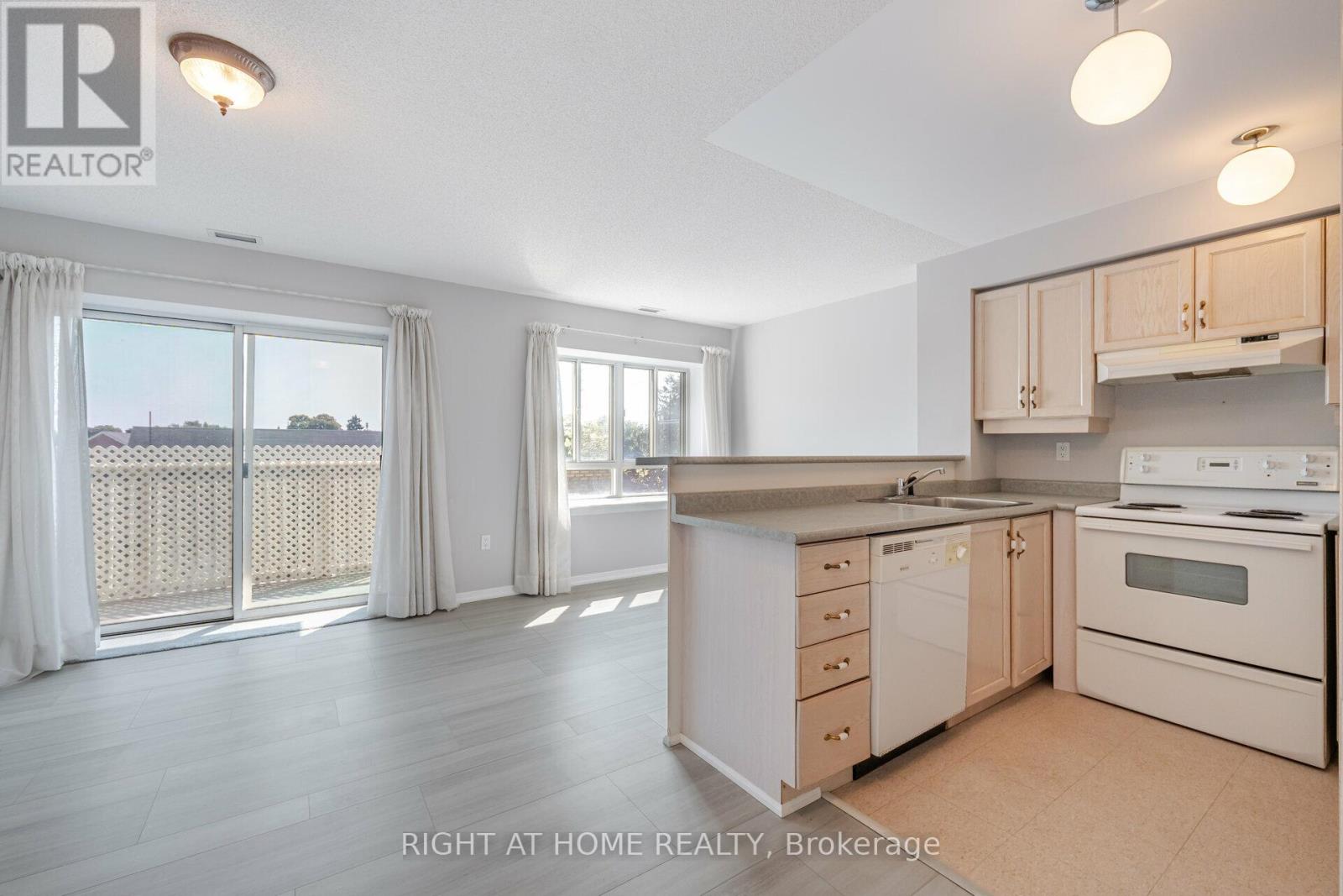 306 - 1387 Bayview Avenue, Toronto, Ontario  M4G 3A5 - Photo 7 - C12914256