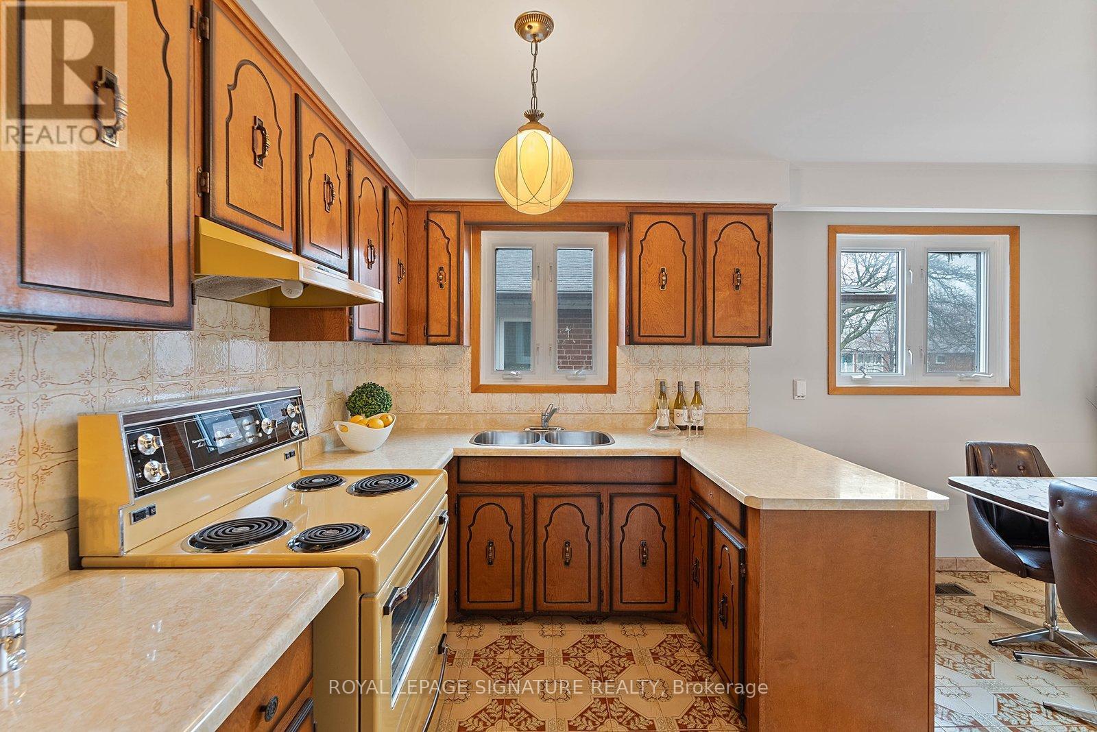 28 Fred Bland Crescent, Toronto, Ontario  M1J 3L8 - Photo 11 - E12914052