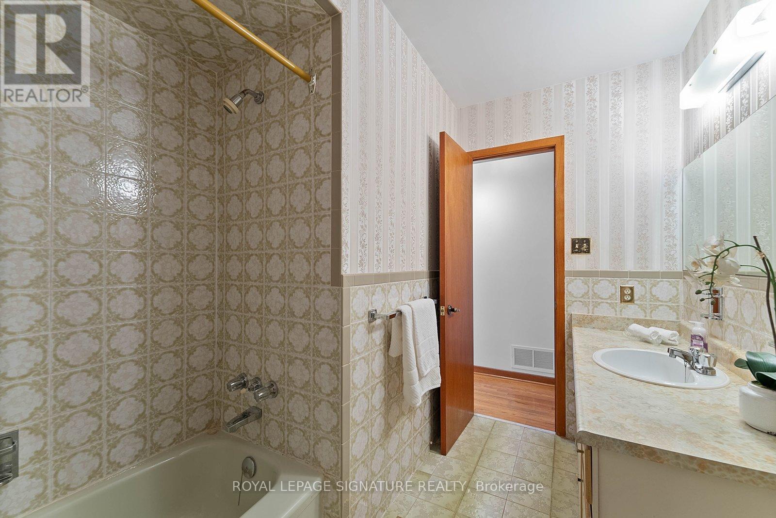 28 Fred Bland Crescent, Toronto, Ontario  M1J 3L8 - Photo 22 - E12914052