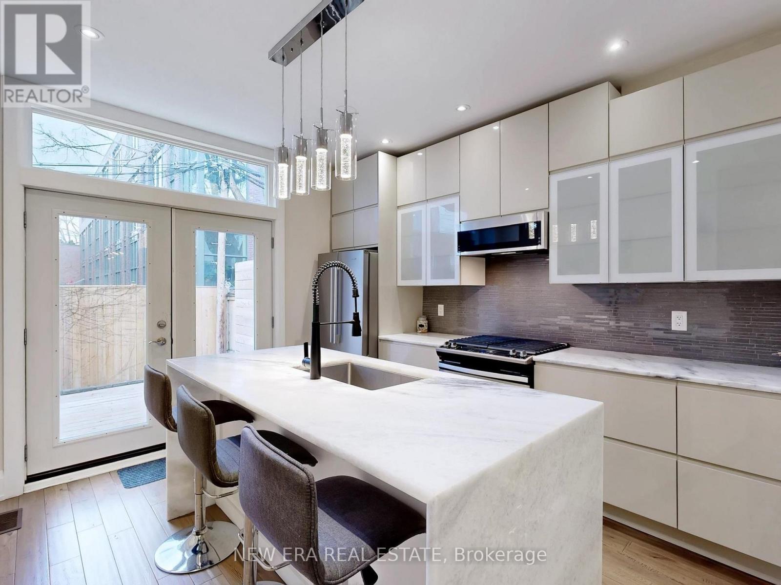 75 Laing Street, Toronto, Ontario  M4L 2N4 - Photo 11 - E12914066