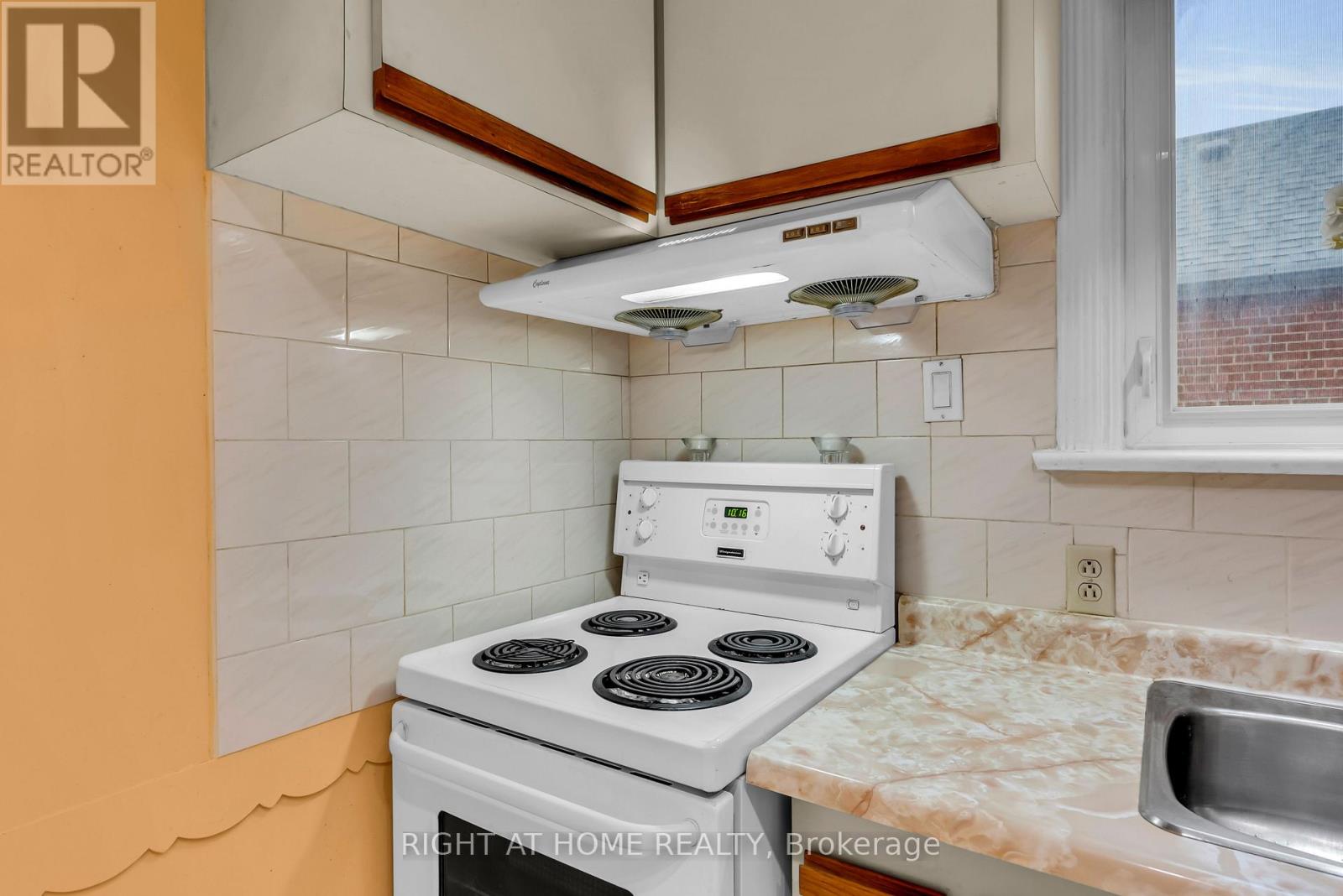 702 Pharmacy Avenue, Toronto, Ontario  M1L 3J2 - Photo 22 - E12914176