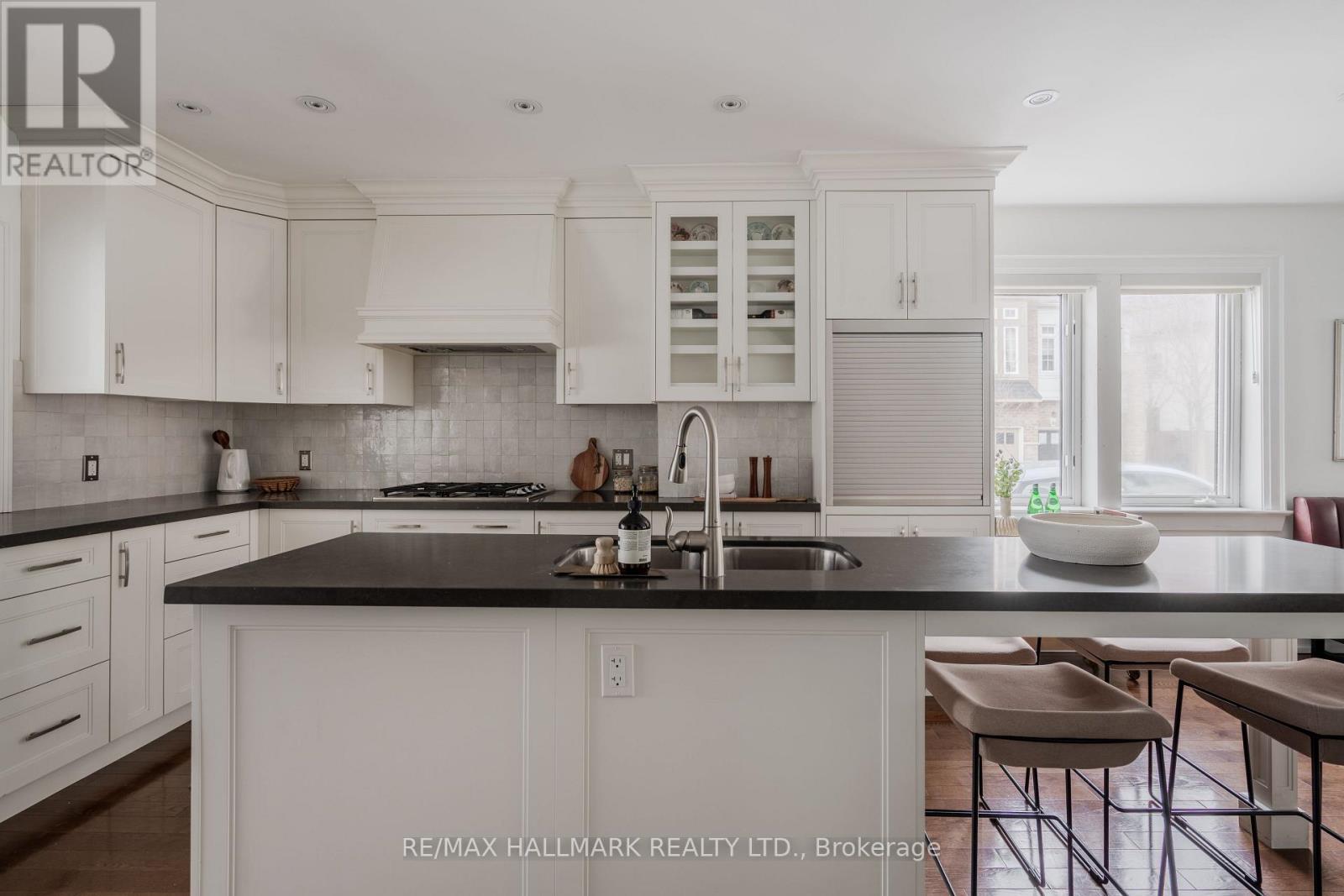 27 Maughan Crescent, Toronto (Woodbine Corridor), Ontario  M4L 3E4 - Photo 17 - E12914288