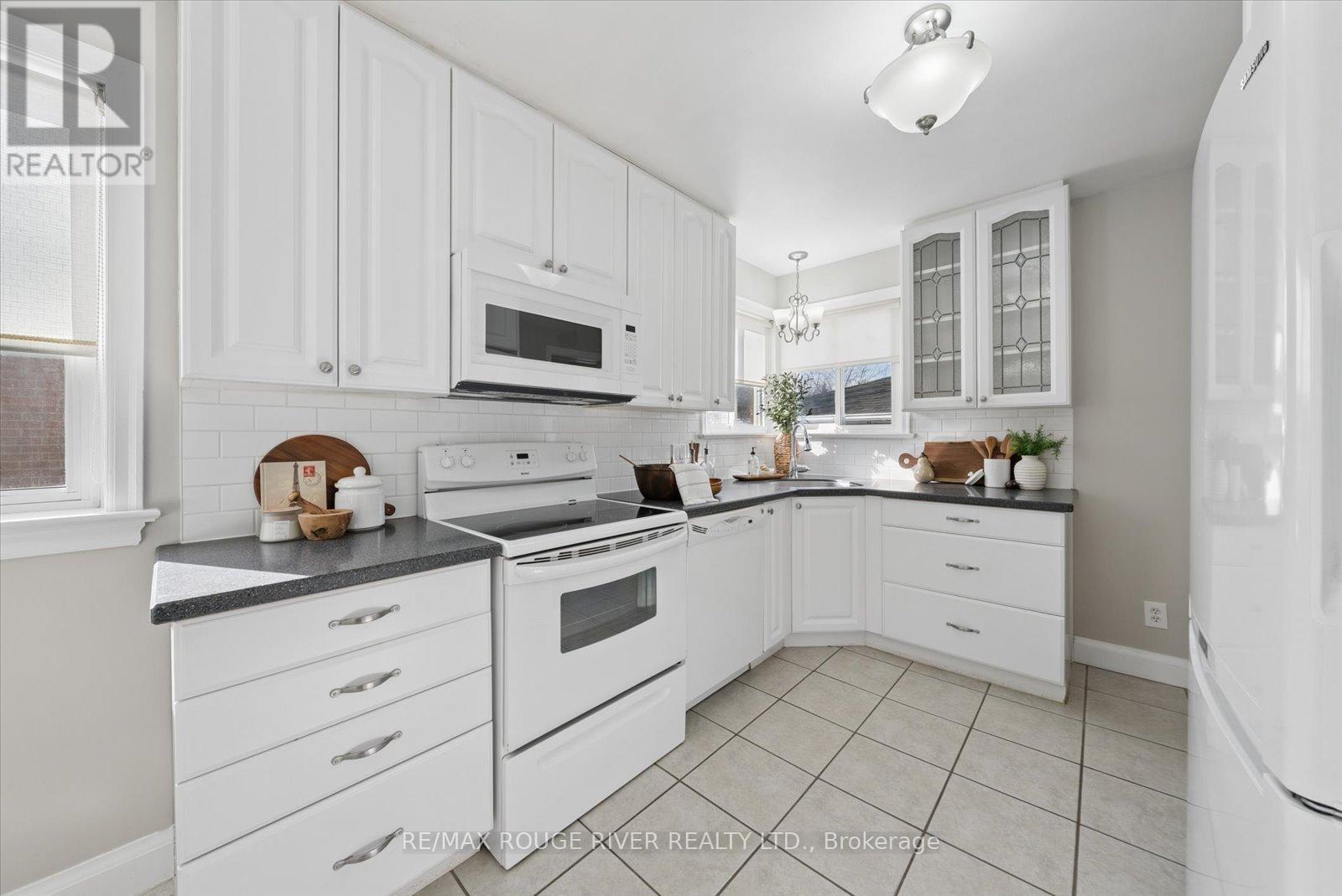 112 Wellington Avenue W, Oshawa, Ontario  L1H 3X9 - Photo 10 - E12914302