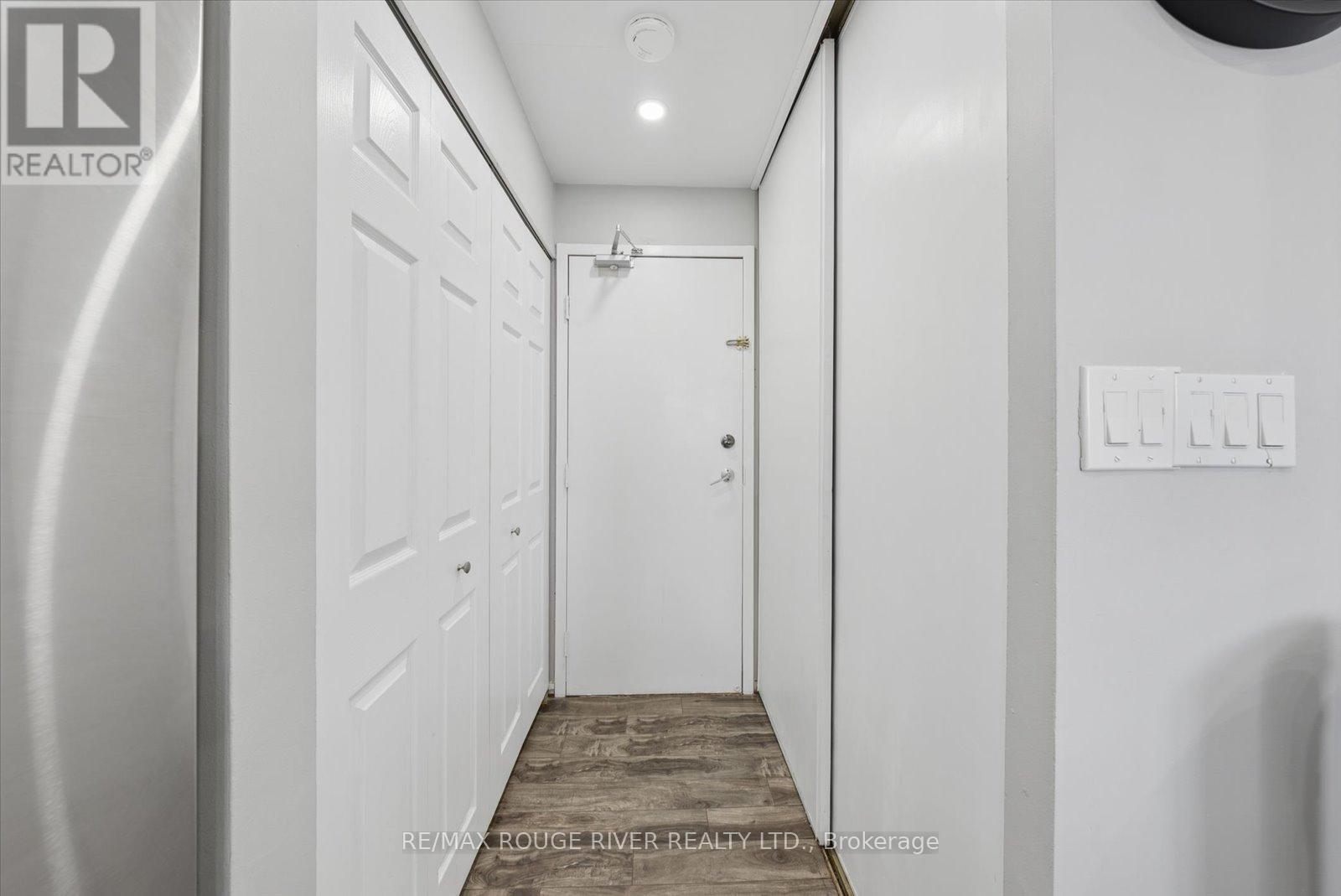 907 - 90 Ling Road, Toronto, Ontario  M1E 4Y3 - Photo 4 - E12914304