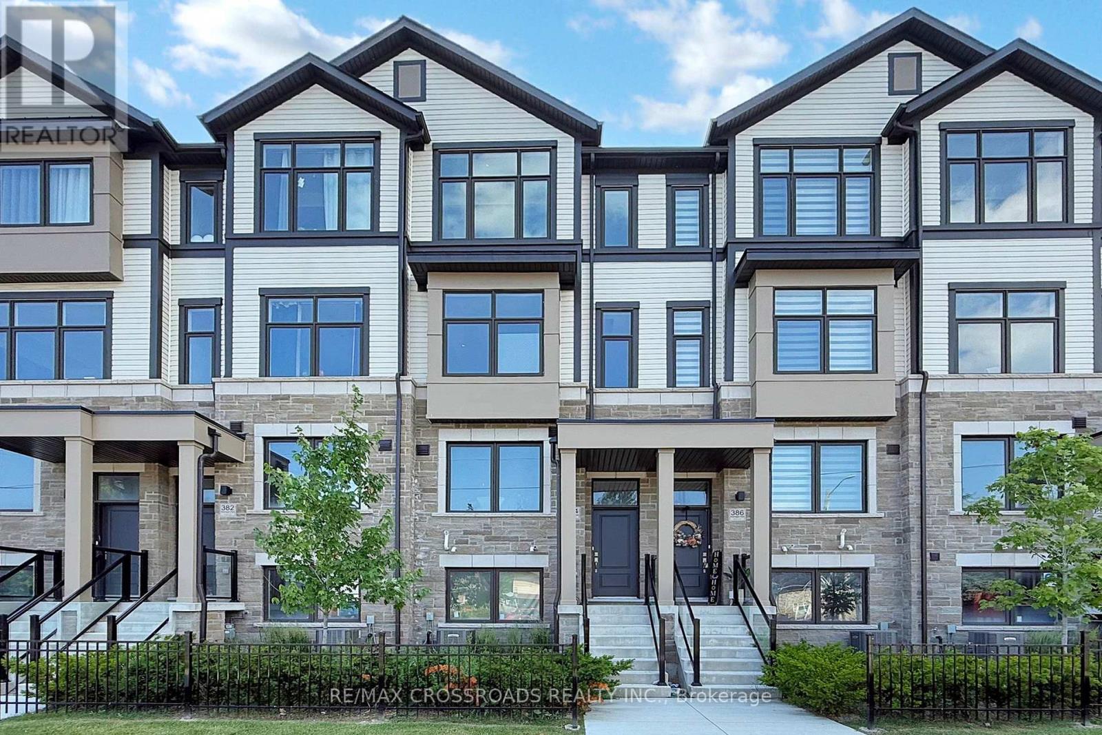 384 OKANAGAN PATH, Oshawa, Ontario