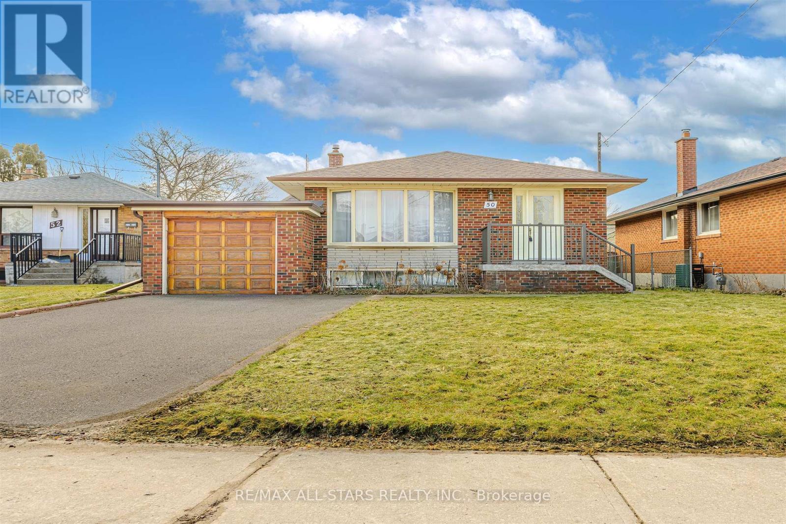 50 SOUTHAMPTON DRIVE, Toronto, Ontario