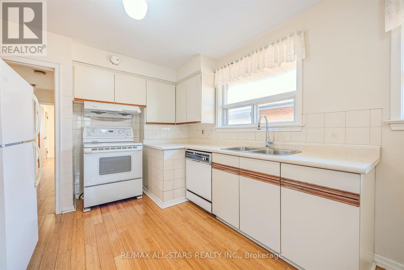 50 Southampton Drive, Toronto, Ontario  M1K 4V7 - Photo 11 - E12914378