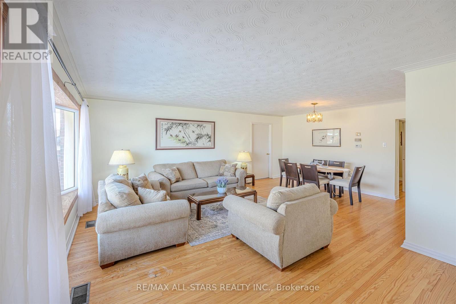 50 Southampton Drive, Toronto, Ontario  M1K 4V7 - Photo 4 - E12914378