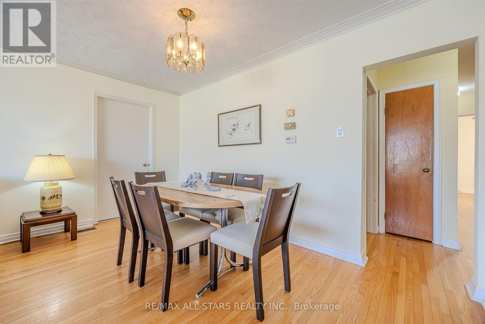 50 Southampton Drive, Toronto, Ontario  M1K 4V7 - Photo 7 - E12914378