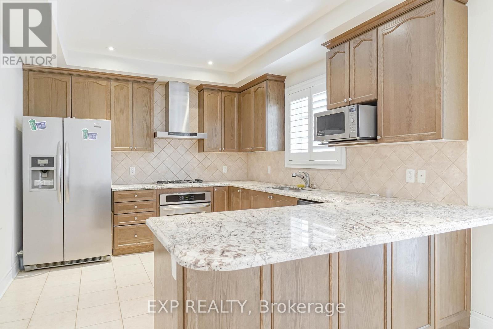 34 Bonnycastle Road, Markham (Unionville), Ontario  L6G 0C2 - Photo 10 - N12914044