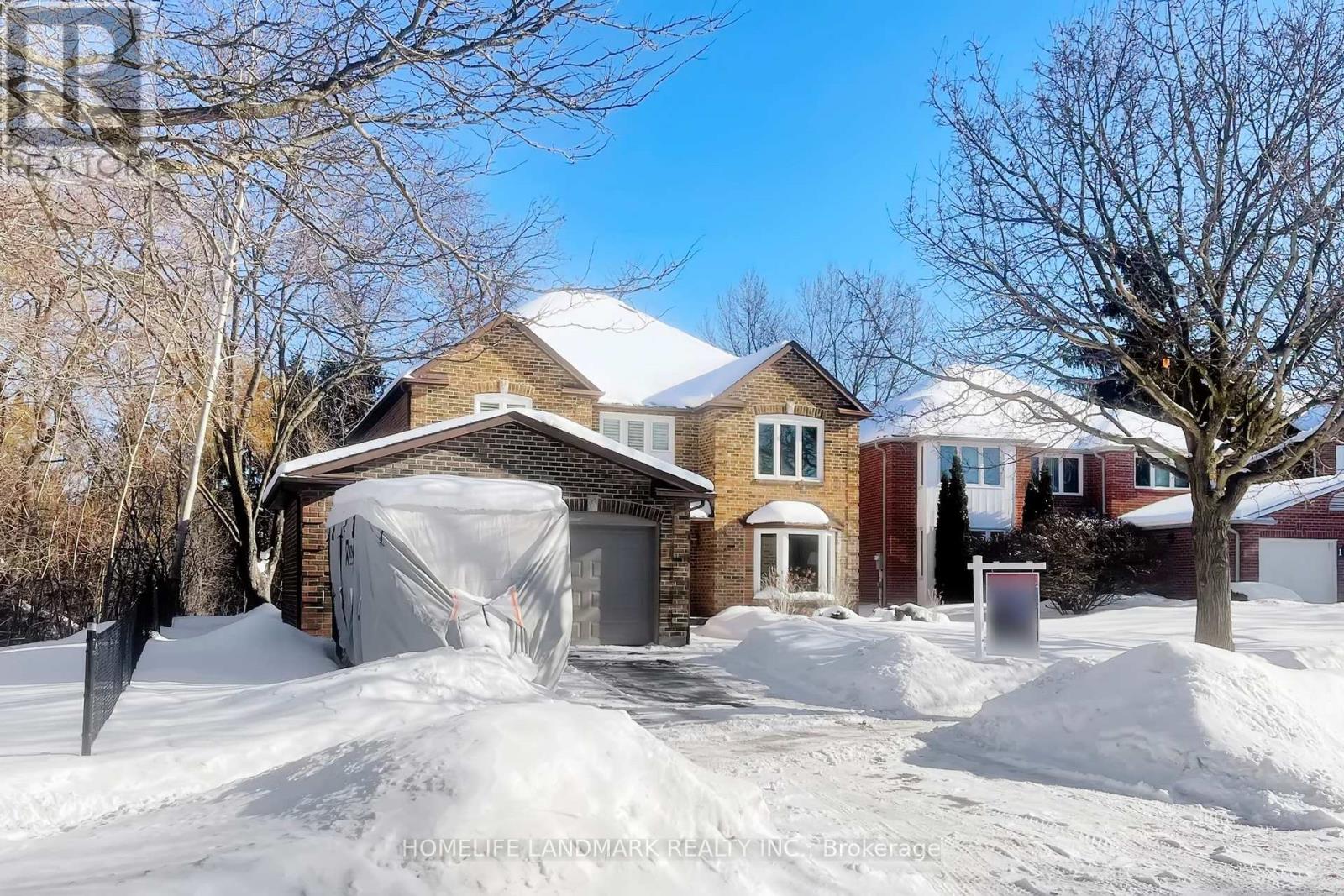 16 Willis Drive, Aurora, Ontario  L4G 5N8 - Photo 2 - N12914126