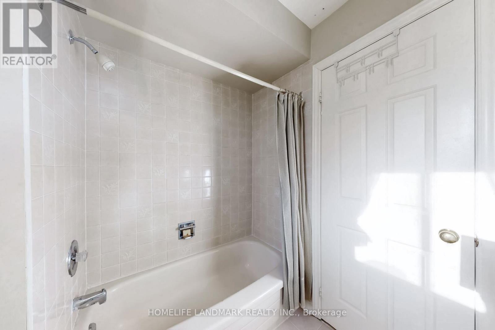 16 Willis Drive, Aurora, Ontario  L4G 5N8 - Photo 29 - N12914126