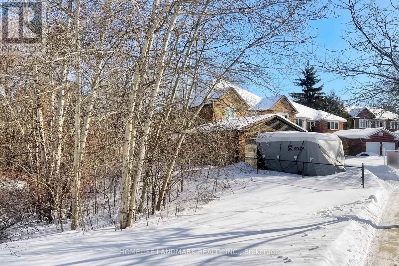 16 Willis Drive, Aurora, Ontario  L4G 5N8 - Photo 4 - N12914126