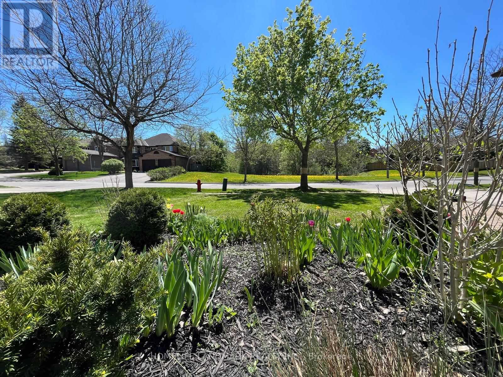 16 Willis Drive, Aurora, Ontario  L4G 5N8 - Photo 43 - N12914126