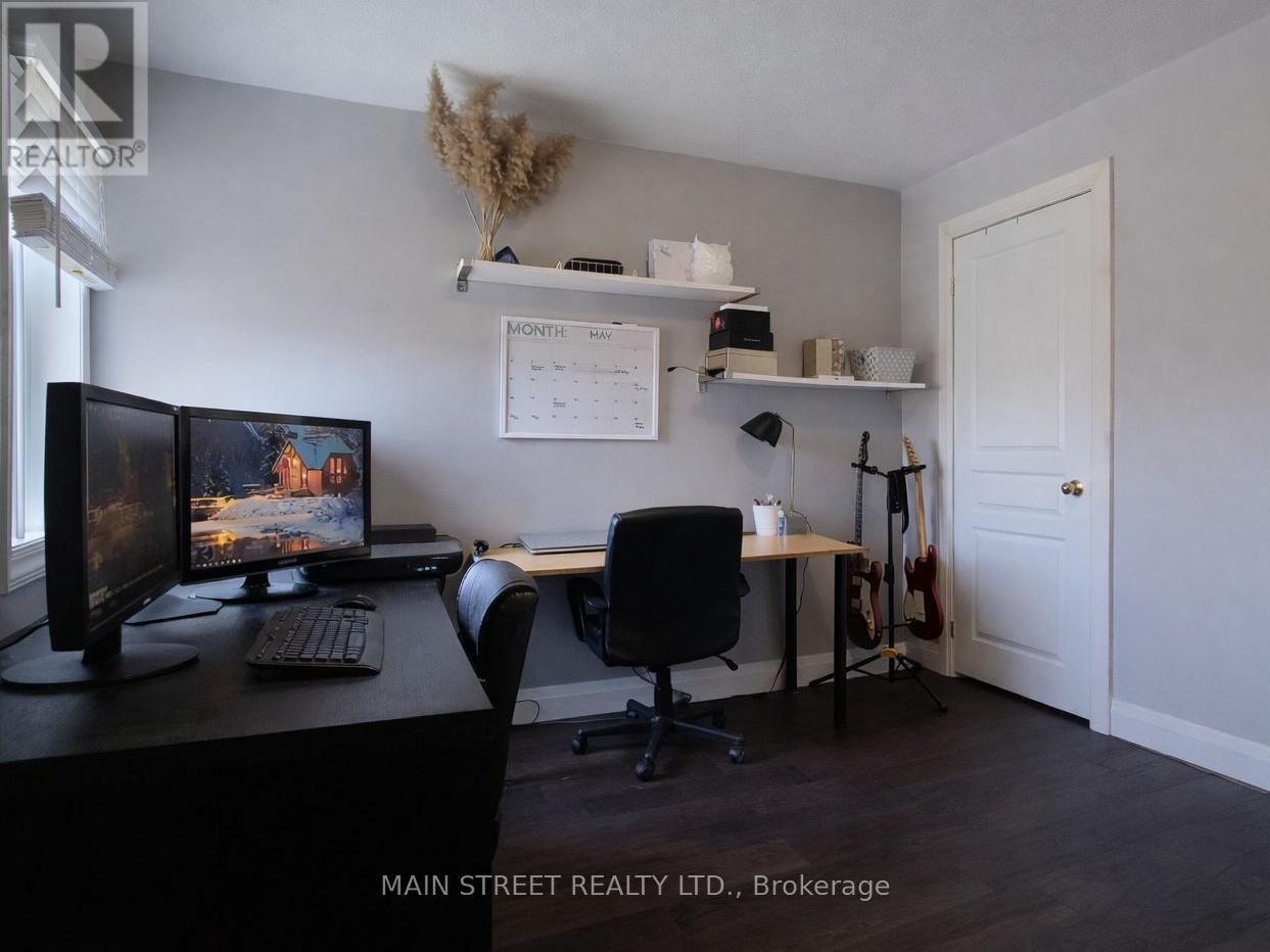 25 Lundigan Drive, Georgina, Ontario  L4P 0C2 - Photo 11 - N12914208