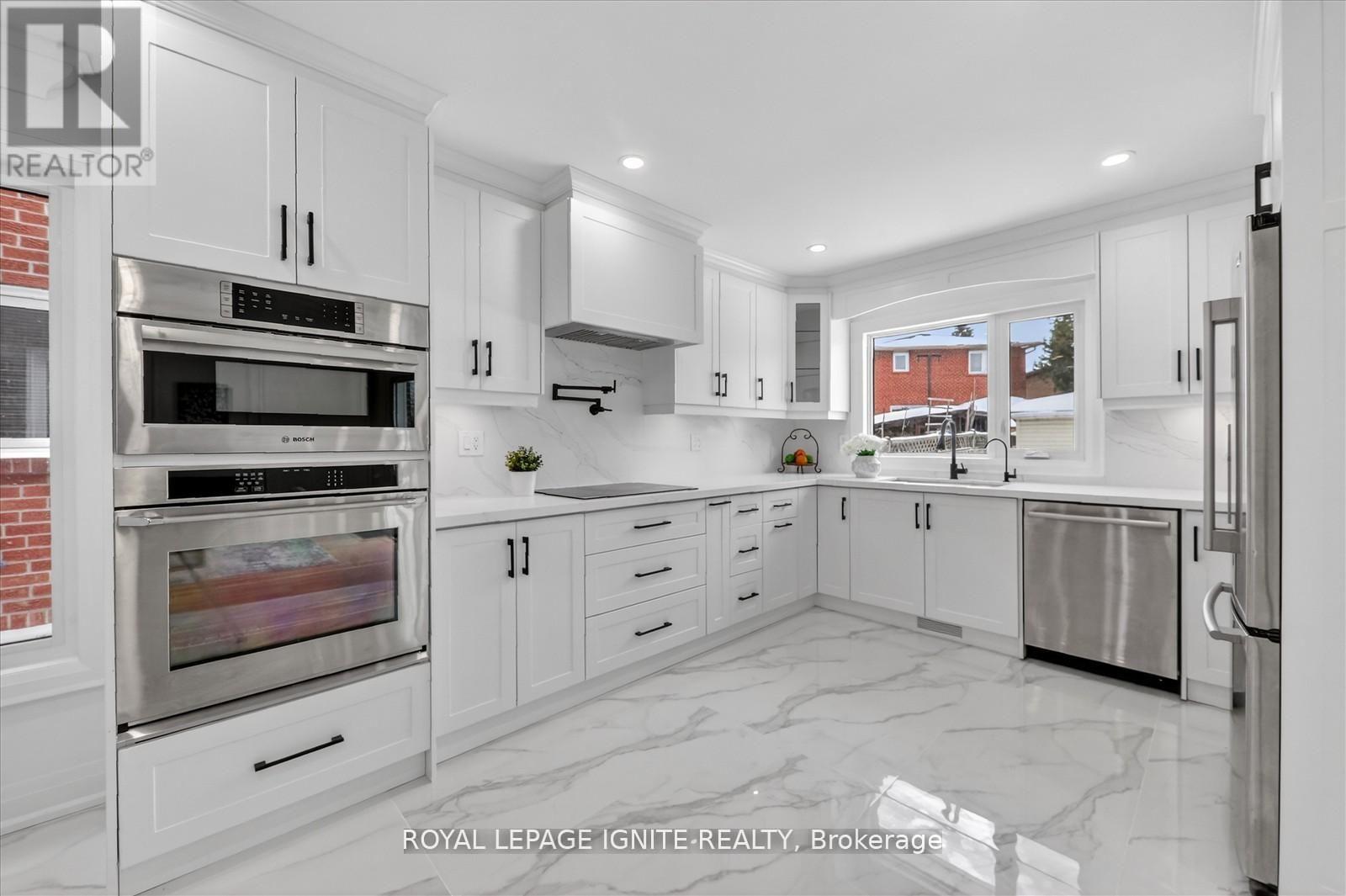 167 Mathewson Street, Vaughan, Ontario  L6A 1B8 - Photo 18 - N12914280