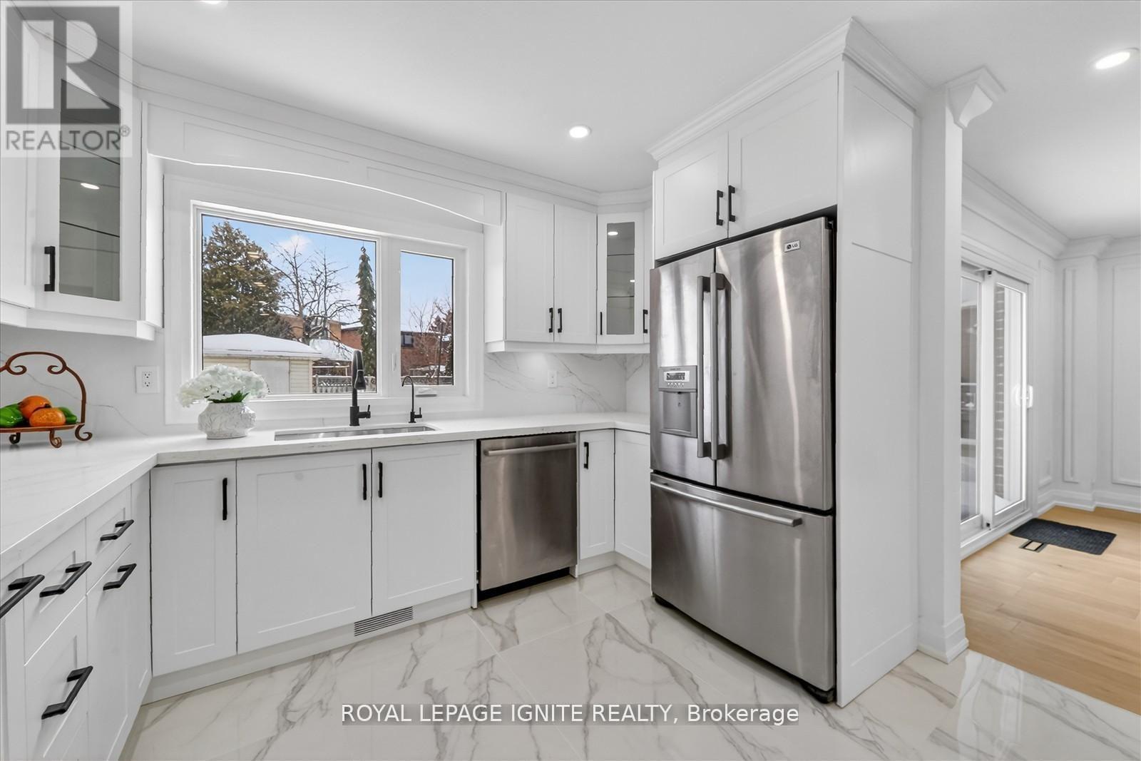 167 Mathewson Street, Vaughan, Ontario  L6A 1B8 - Photo 20 - N12914280