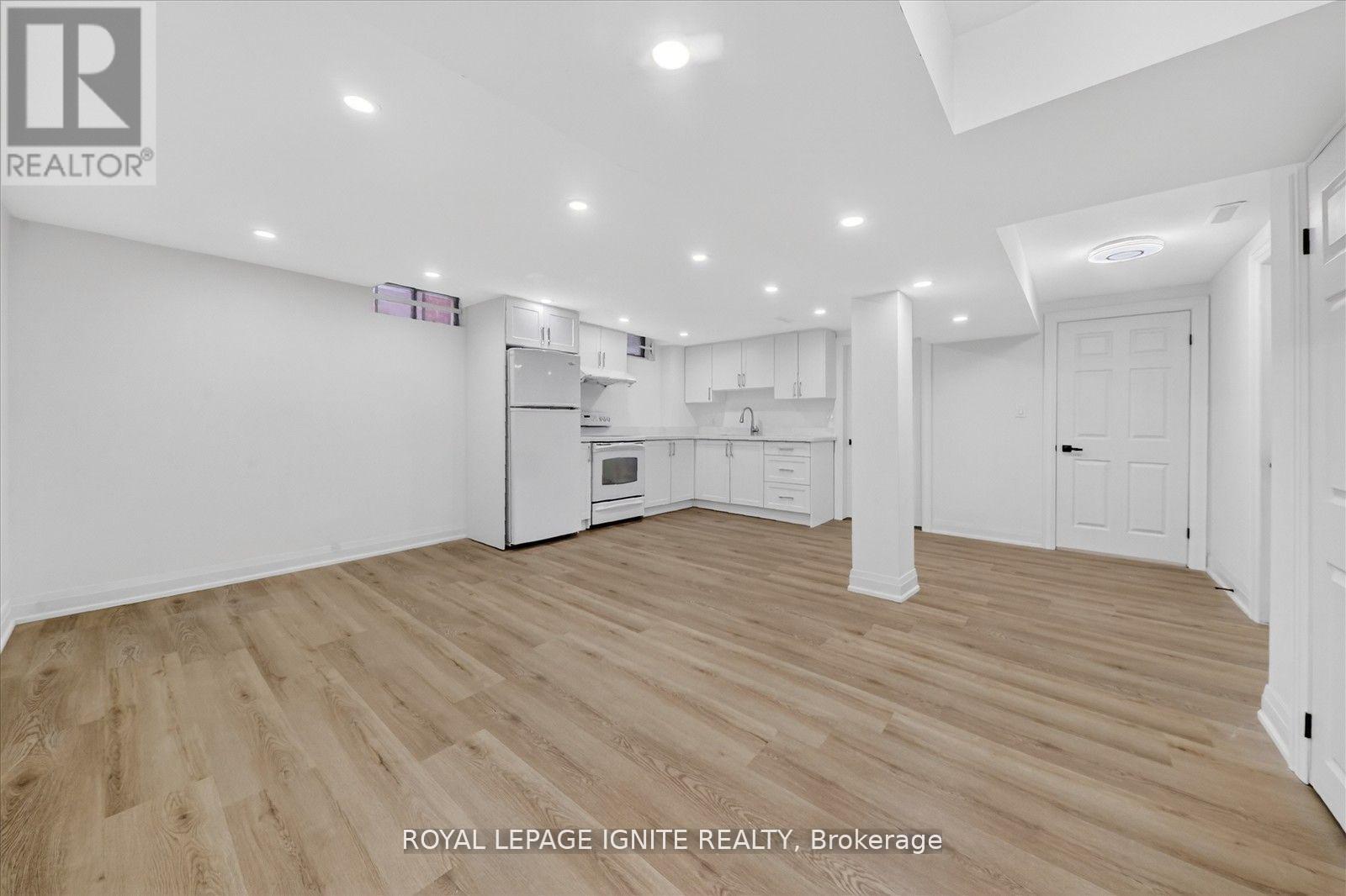 167 Mathewson Street, Vaughan, Ontario  L6A 1B8 - Photo 38 - N12914280