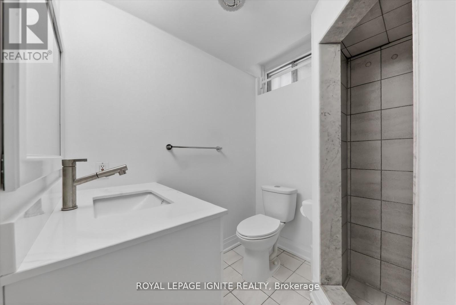 167 Mathewson Street, Vaughan, Ontario  L6A 1B8 - Photo 43 - N12914280