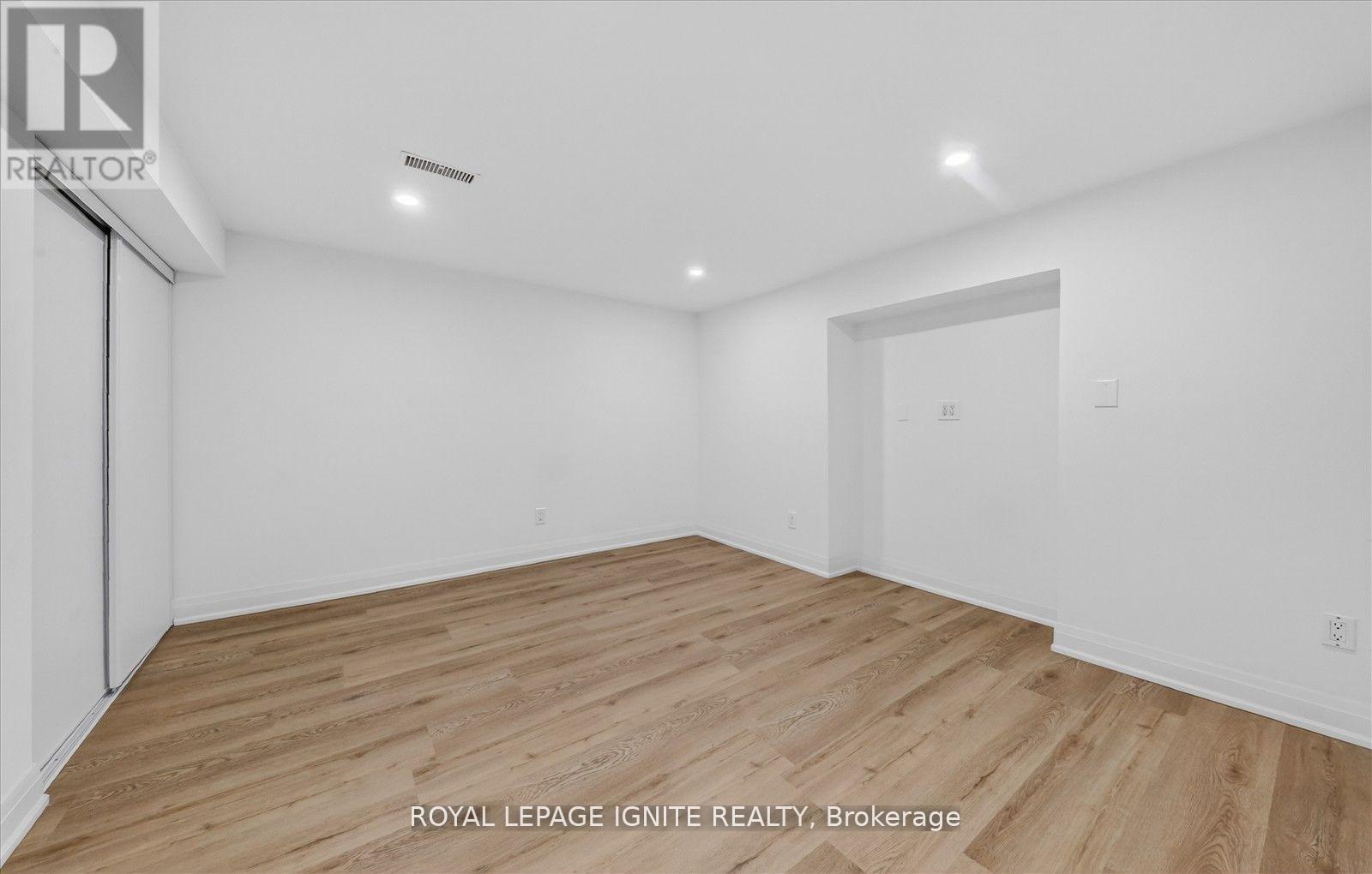 167 Mathewson Street, Vaughan, Ontario  L6A 1B8 - Photo 44 - N12914280