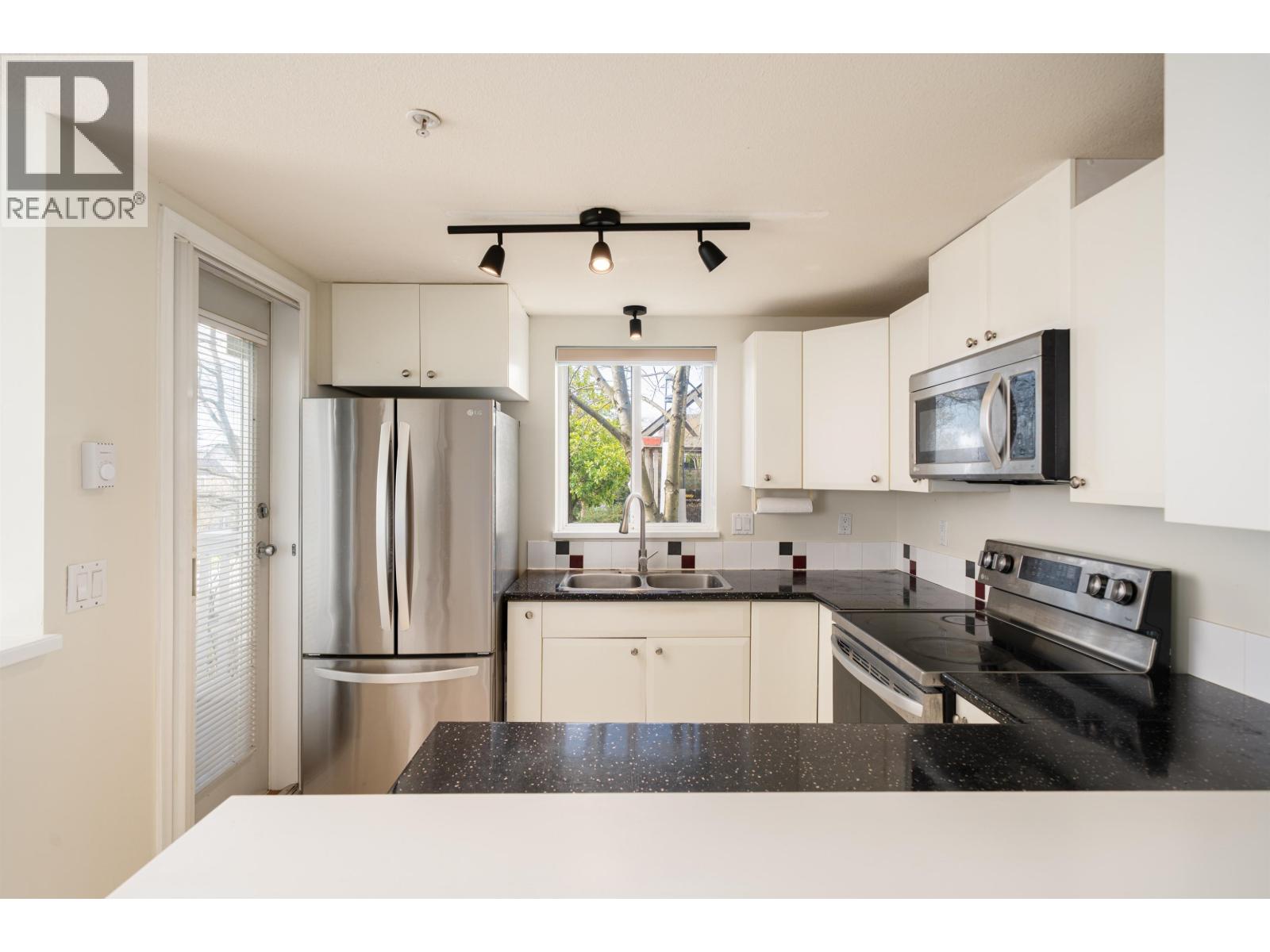 204 6833 Village Green, Burnaby, British Columbia  V5E 4M1 - Photo 11 - R3102401