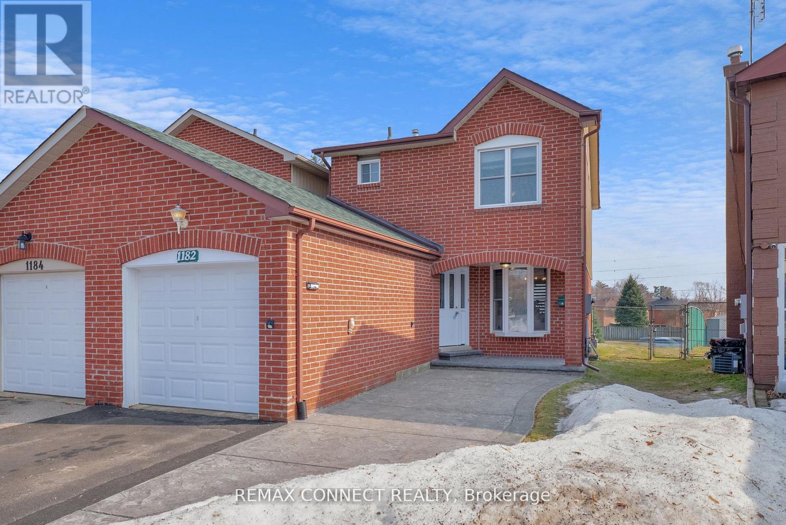 1182 Cedarcroft Crescent, Pickering, Ontario  L1X 1S2 - Photo 3 - E12911290