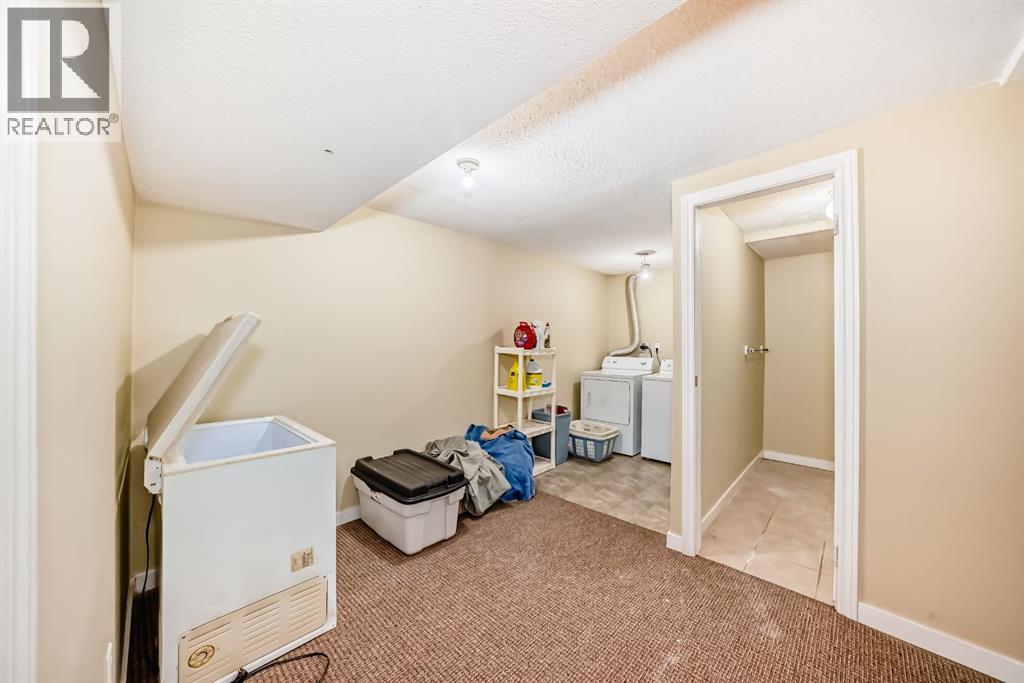 247 Bracewood Road Sw, Calgary, Alberta  T2W 3C2 - Photo 24 - A2293348