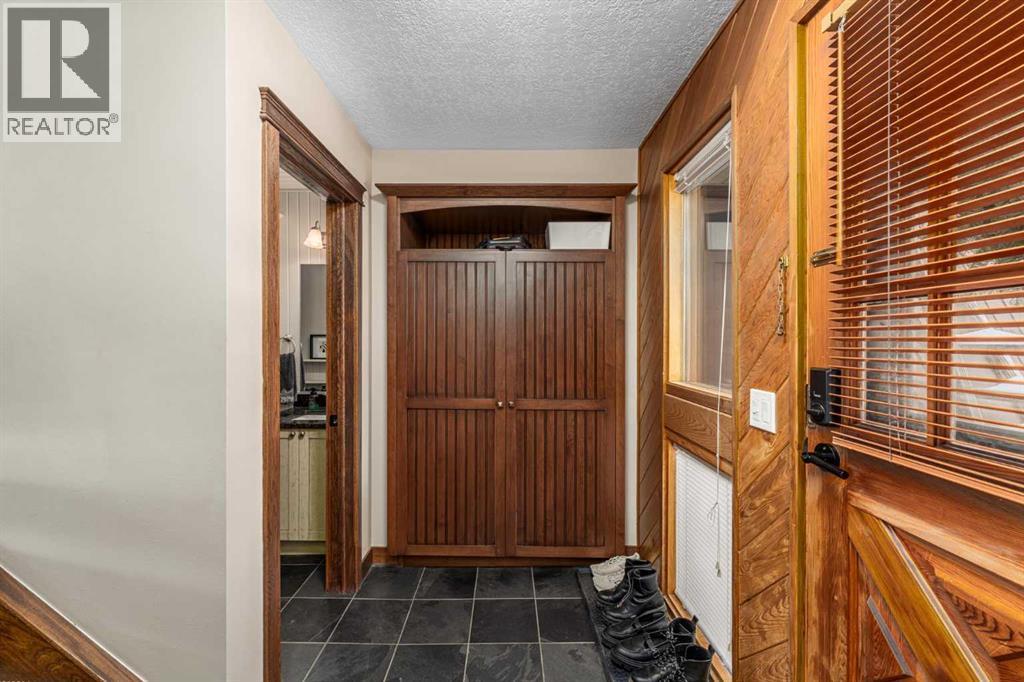 13, 828 Coach Bluff Crescent Sw, Calgary, Alberta  T3H 1A8 - Photo 6 - A2293433