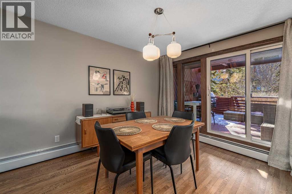 13, 828 Coach Bluff Crescent Sw, Calgary, Alberta  T3H 1A8 - Photo 13 - A2293433