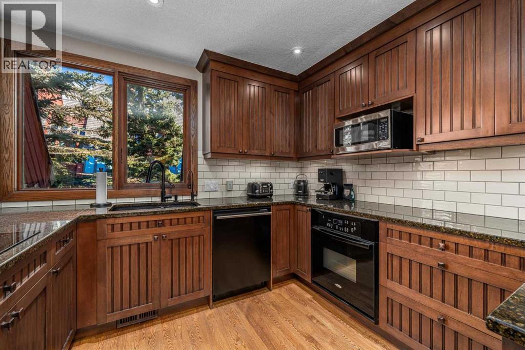 13, 828 Coach Bluff Crescent Sw, Calgary, Alberta  T3H 1A8 - Photo 16 - A2293433