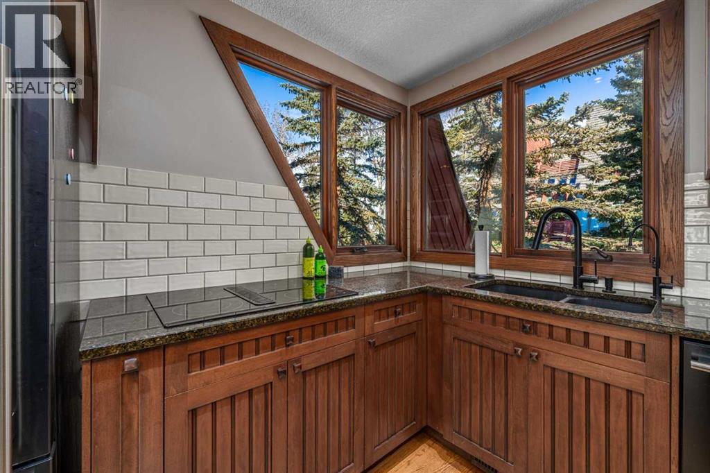 13, 828 Coach Bluff Crescent Sw, Calgary, Alberta  T3H 1A8 - Photo 17 - A2293433