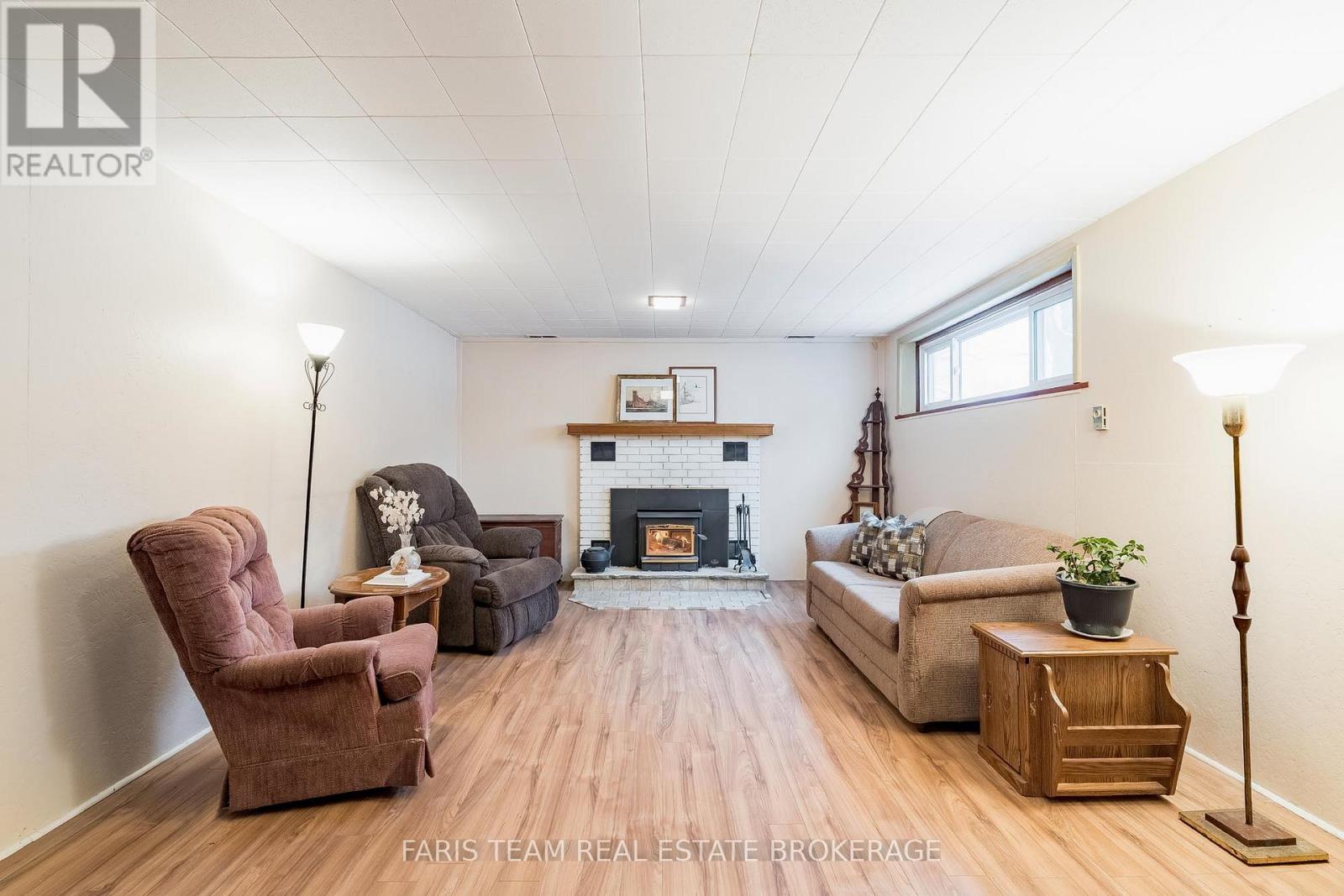 257 Church Street, Penetanguishene, Ontario  L9M 1G6 - Photo 23 - S12914072