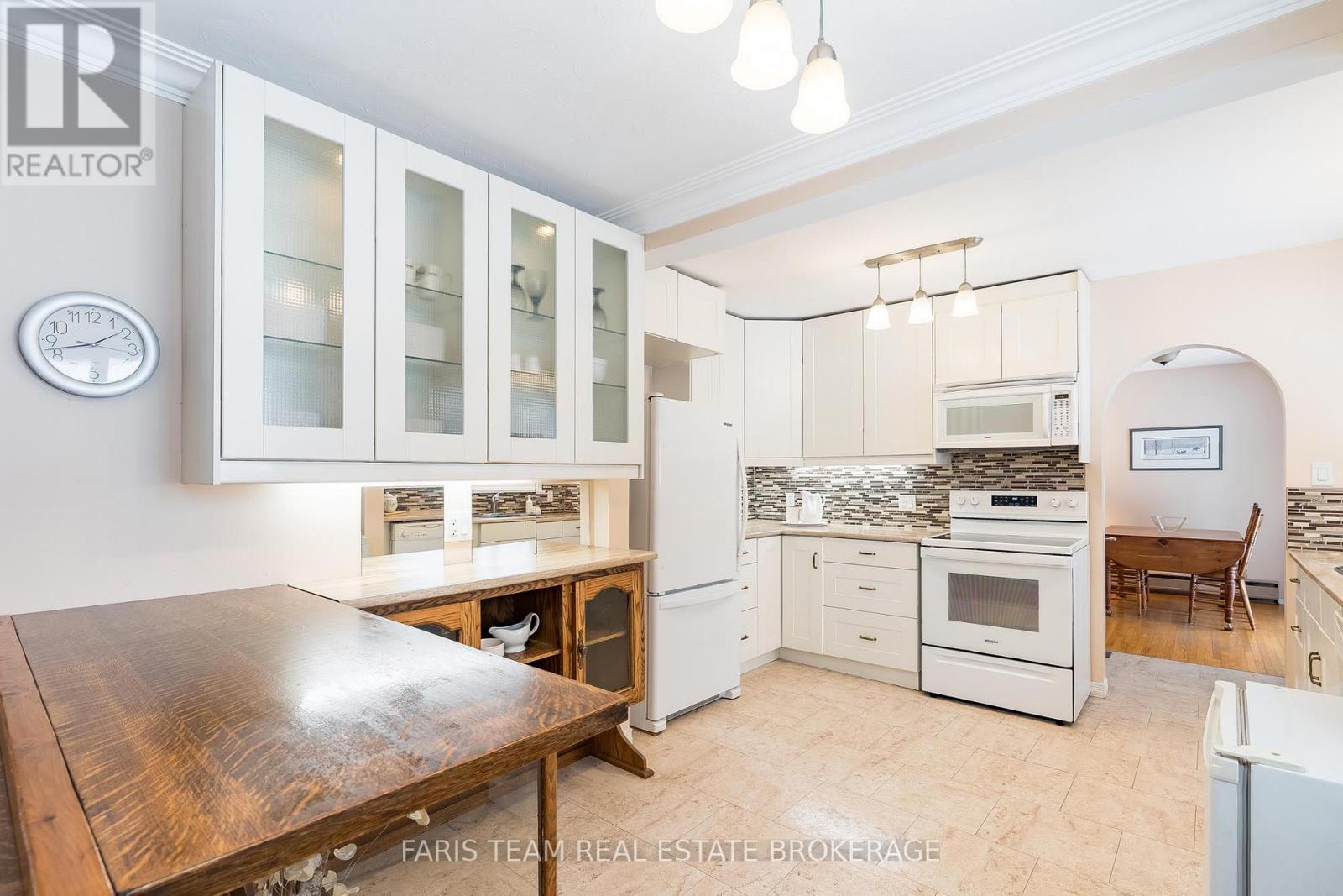 257 Church Street, Penetanguishene, Ontario  L9M 1G6 - Photo 5 - S12914072