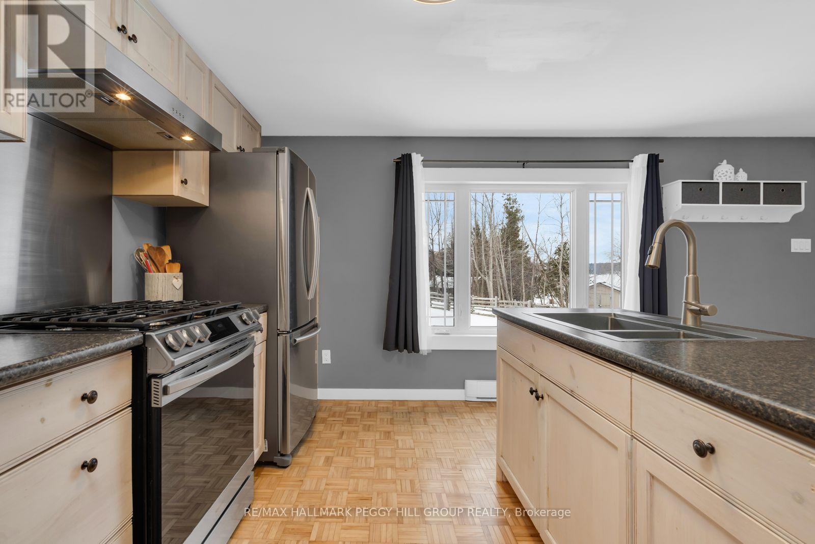 5724 & 1 Penetanguishene Road & Cedar Lane, Springwater, Ontario  L0L 1P0 - Photo 7 - S12914248