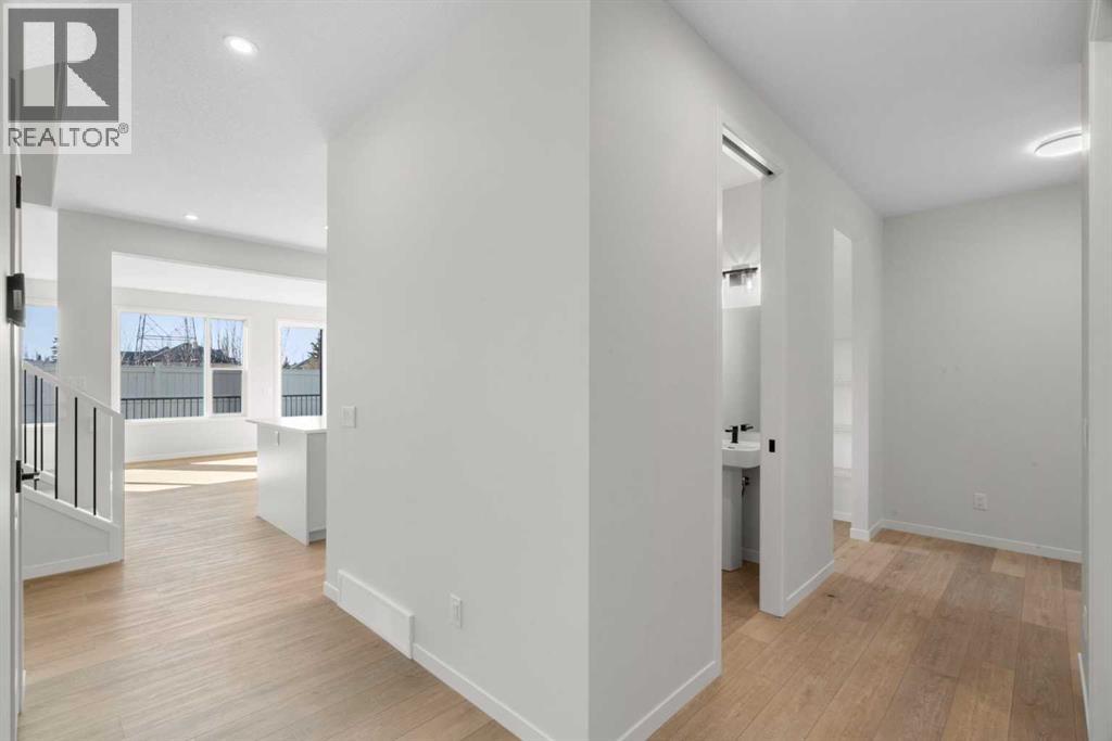 270 West Grove Lane Sw, Calgary, Alberta  T3H 6K8 - Photo 21 - A2294806