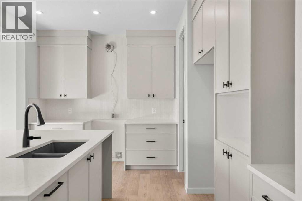 270 West Grove Lane Sw, Calgary, Alberta  T3H 6K8 - Photo 4 - A2294806