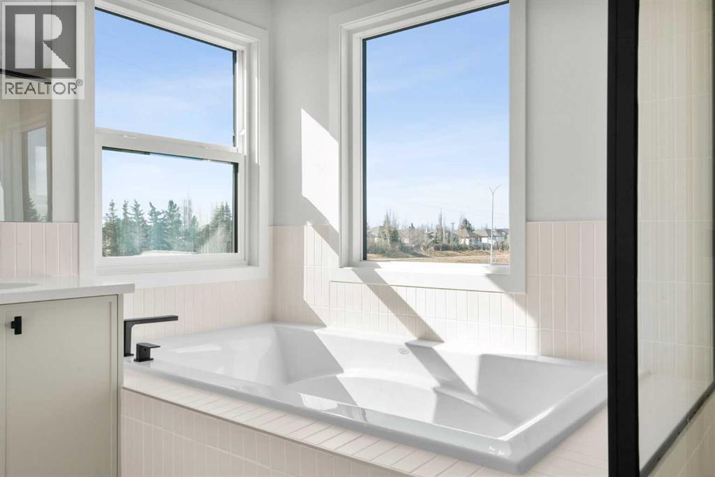 270 West Grove Lane Sw, Calgary, Alberta  T3H 6K8 - Photo 31 - A2294806