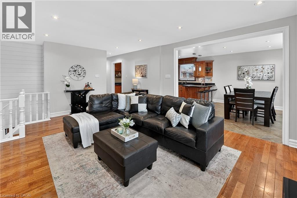 16 Samuel Road, Grimsby, Ontario  L3M 4P6 - Photo 4 - 40807384