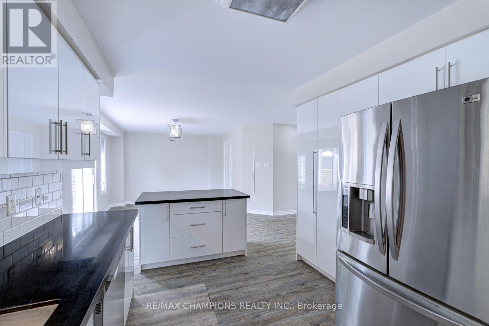 20 Bell Street, Barrie, Ontario  L4N 0J2 - Photo 19 - S12690152