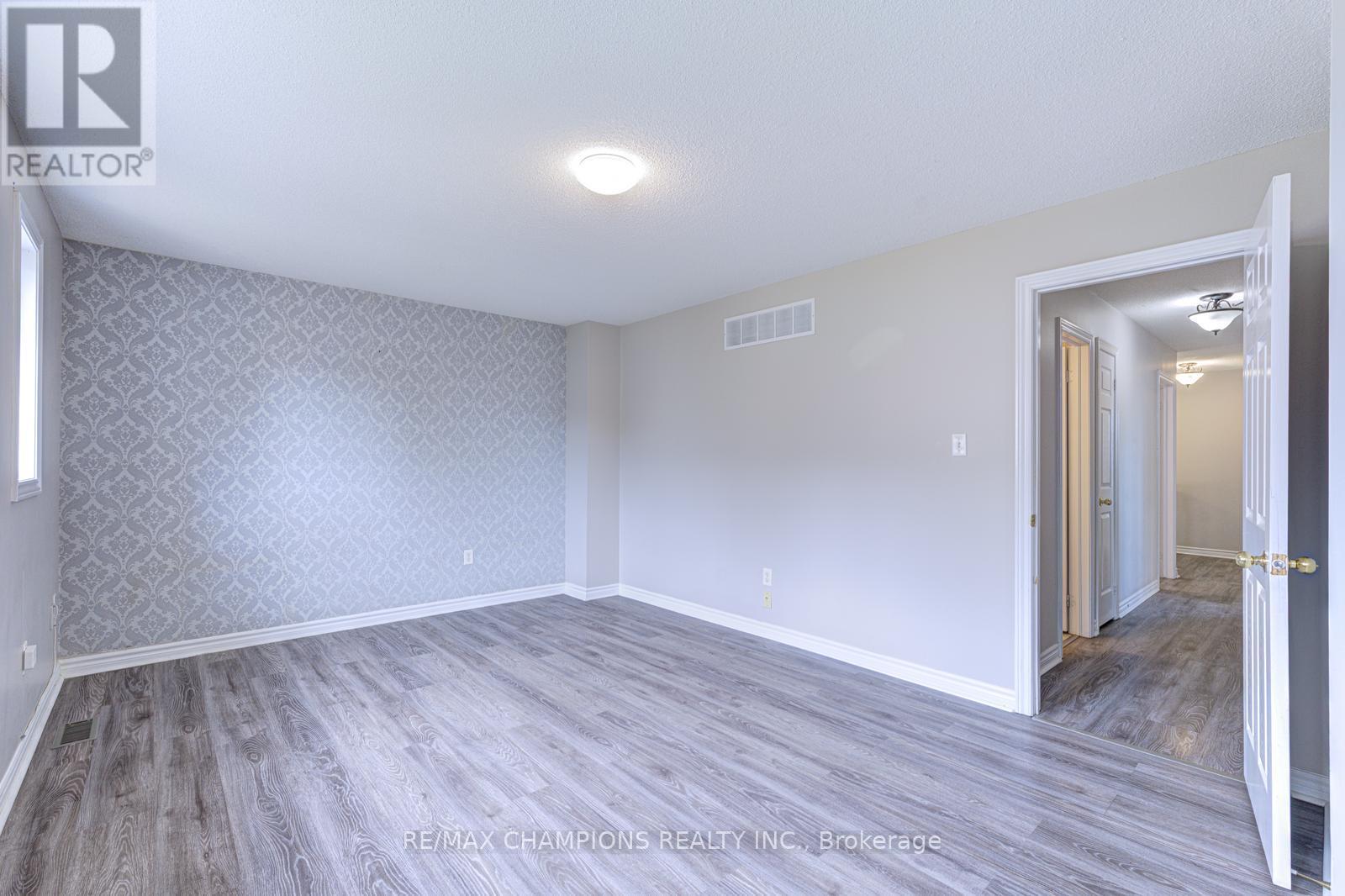 20 Bell Street, Barrie, Ontario  L4N 0J2 - Photo 27 - S12690152