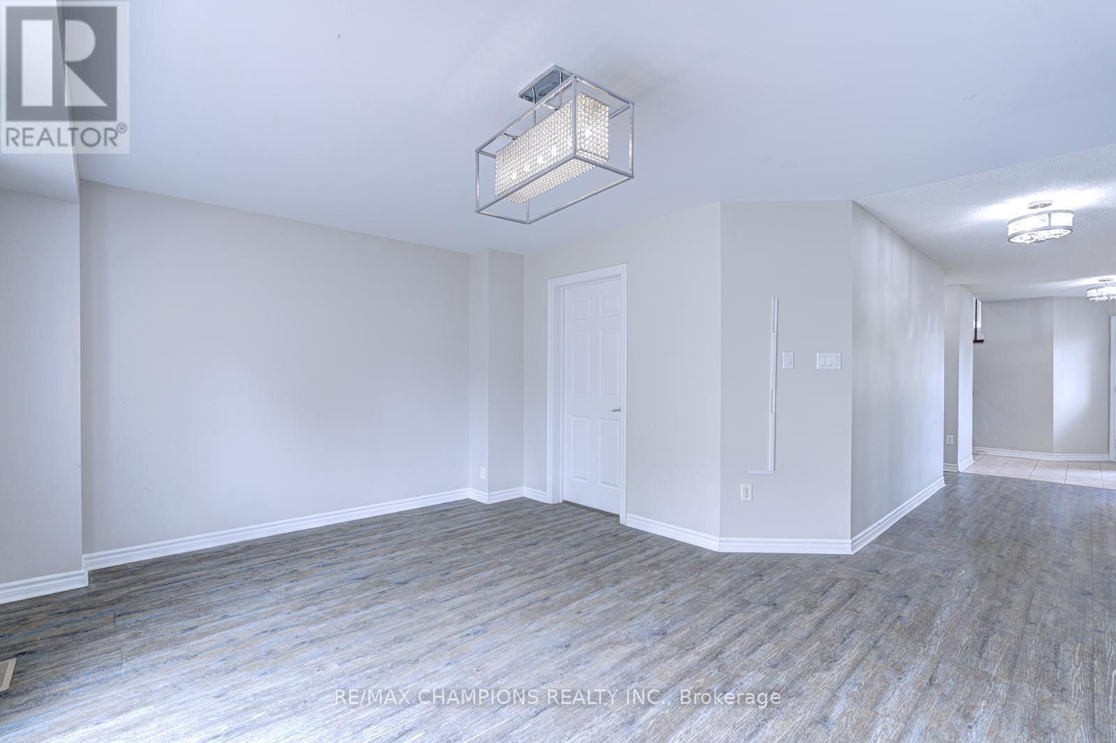 20 Bell Street, Barrie, Ontario  L4N 0J2 - Photo 13 - S12690152