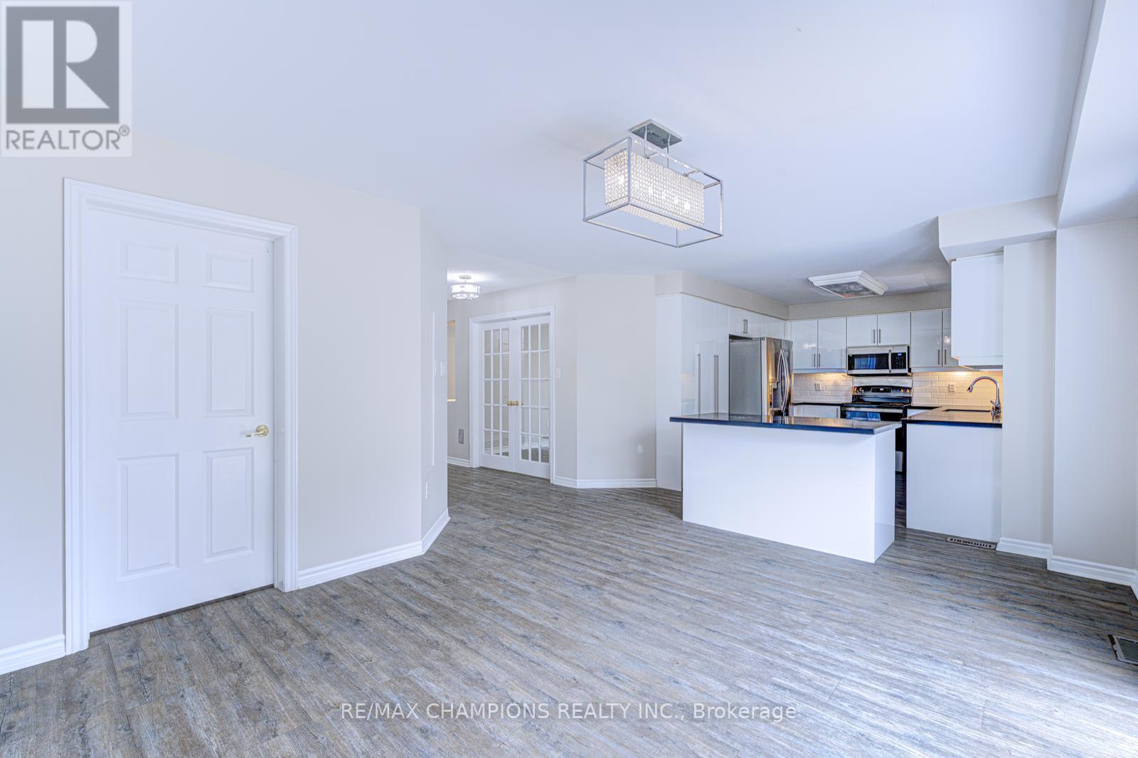 20 Bell Street, Barrie, Ontario  L4N 0J2 - Photo 14 - S12690152