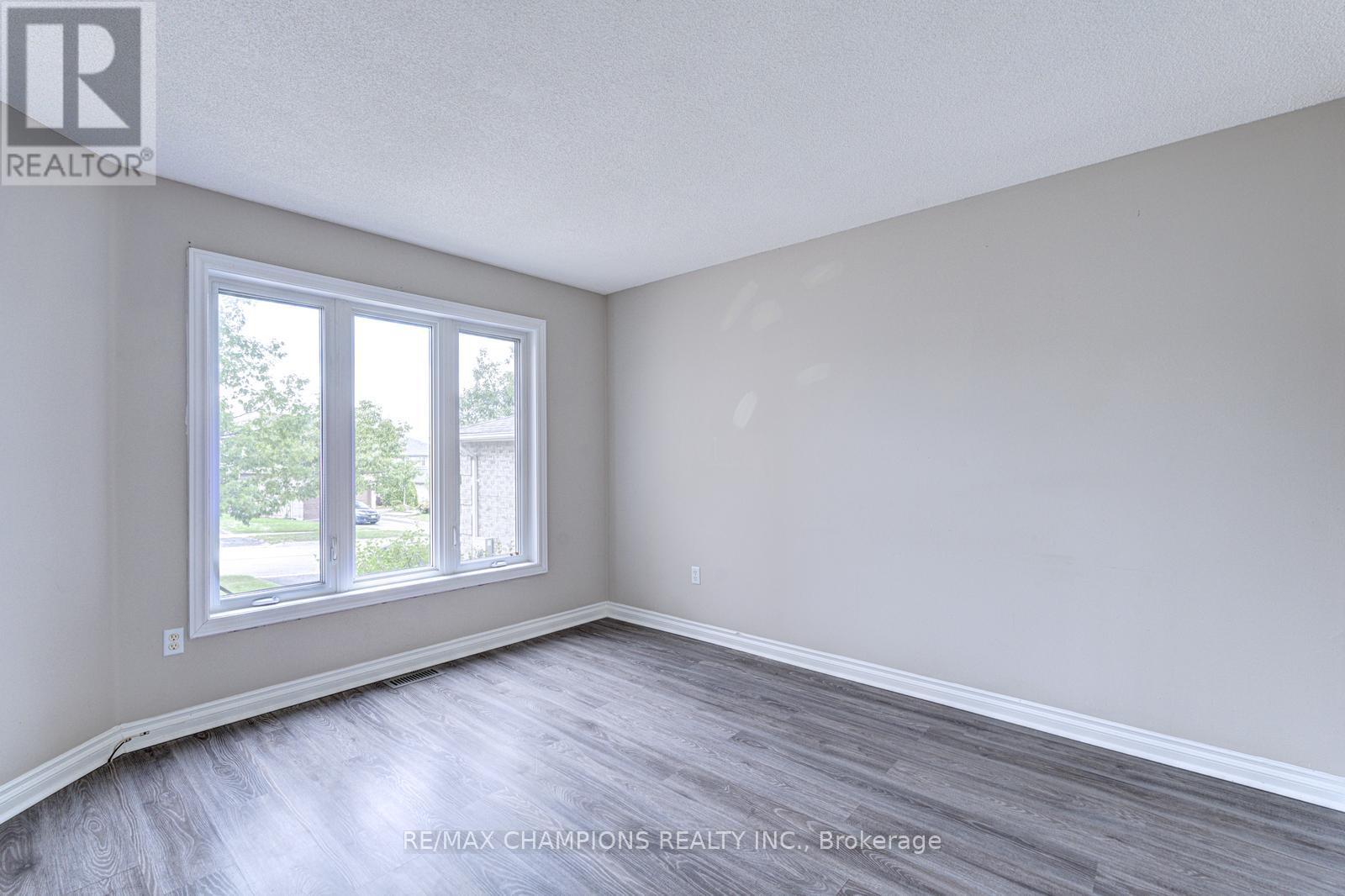 20 Bell Street, Barrie, Ontario  L4N 0J2 - Photo 6 - S12690152