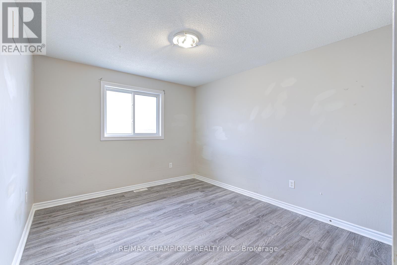 20 Bell Street, Barrie, Ontario  L4N 0J2 - Photo 33 - S12690152